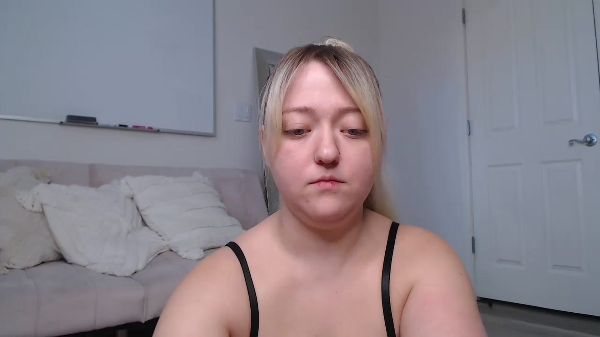 Gallery image thumbnail from katiesinz's myfreecams stream on, 11/24/2023, 20:59 image 6 of 20