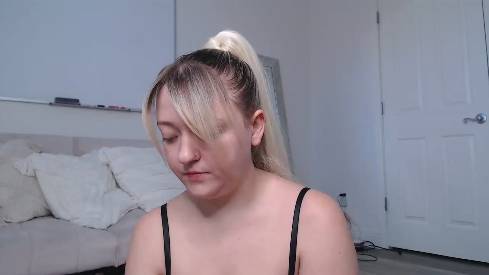 Gallery image thumbnail from katiesinz's myfreecams stream on, 11/24/2023, 20:59 image 15 of 20
