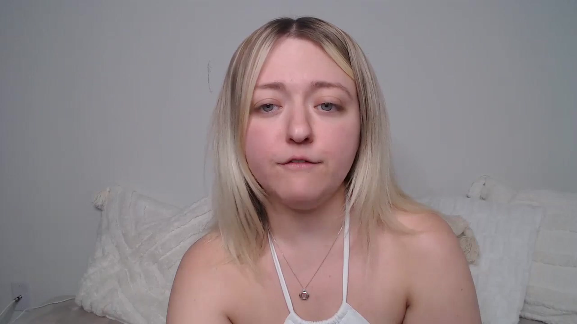 Gallery image thumbnail from katiesinz's myfreecams stream on, 08/21/2024, 22:05 image 18 of 20
