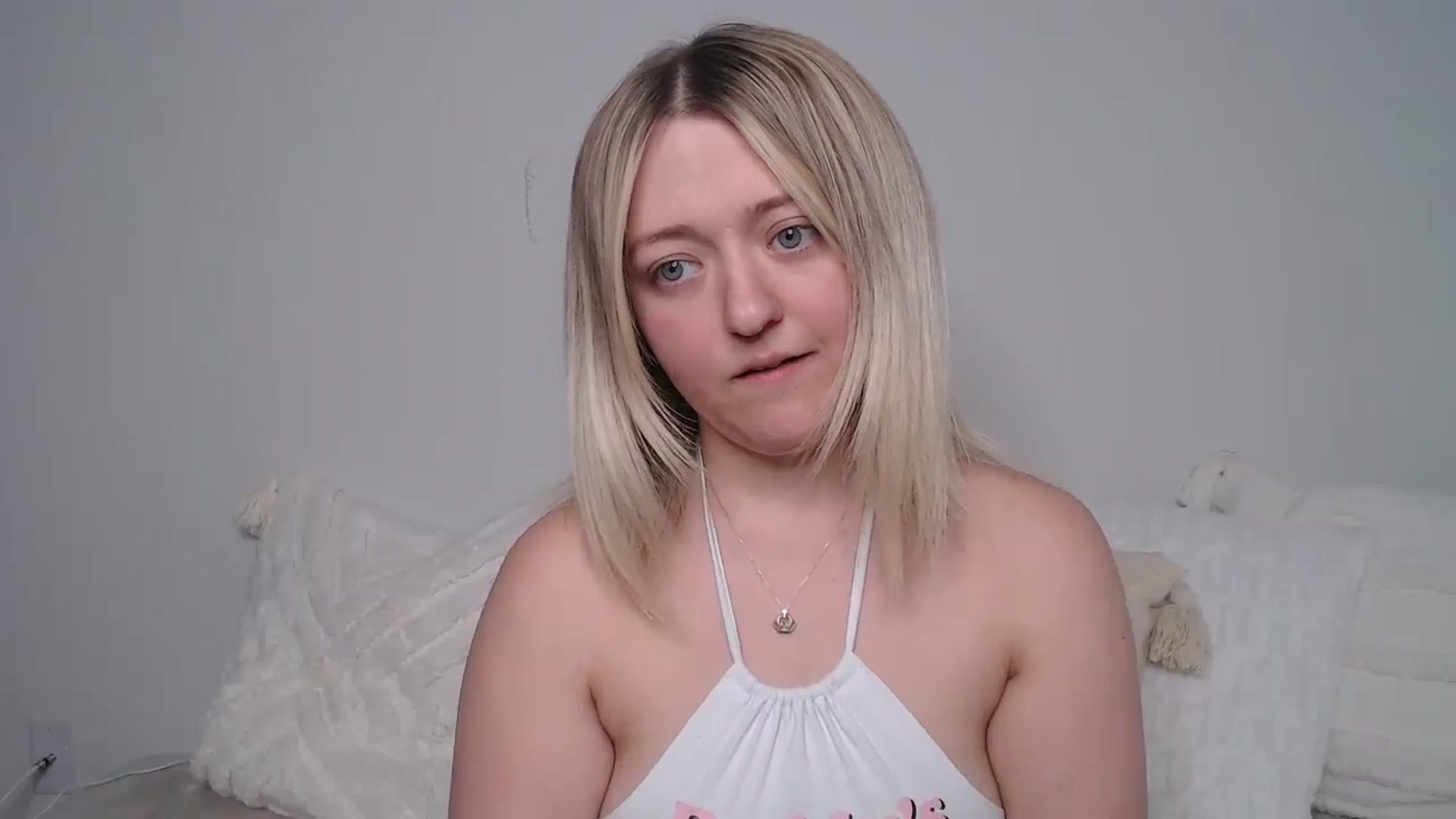 Gallery image thumbnail from katiesinz's myfreecams stream on, 08/21/2024, 22:05 image 12 of 20