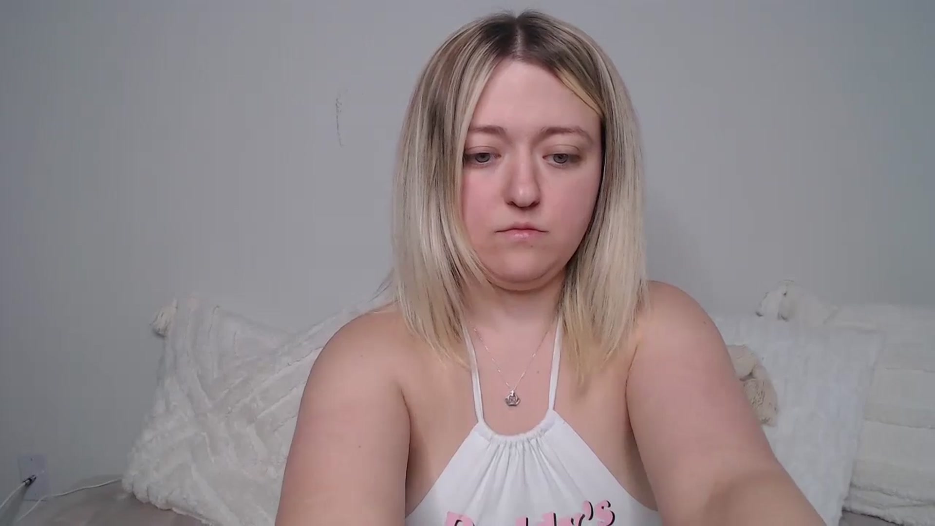 Gallery image thumbnail from katiesinz's myfreecams stream on, 08/21/2024, 22:05 image 16 of 20