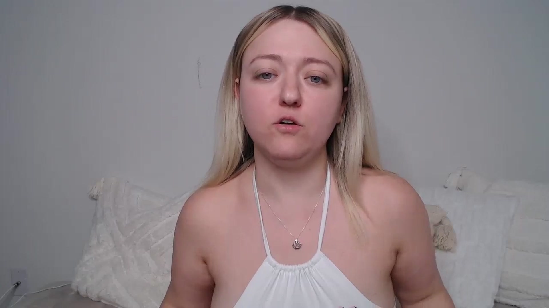 Gallery image thumbnail from katiesinz's myfreecams stream on, 08/21/2024, 22:05 image 17 of 20