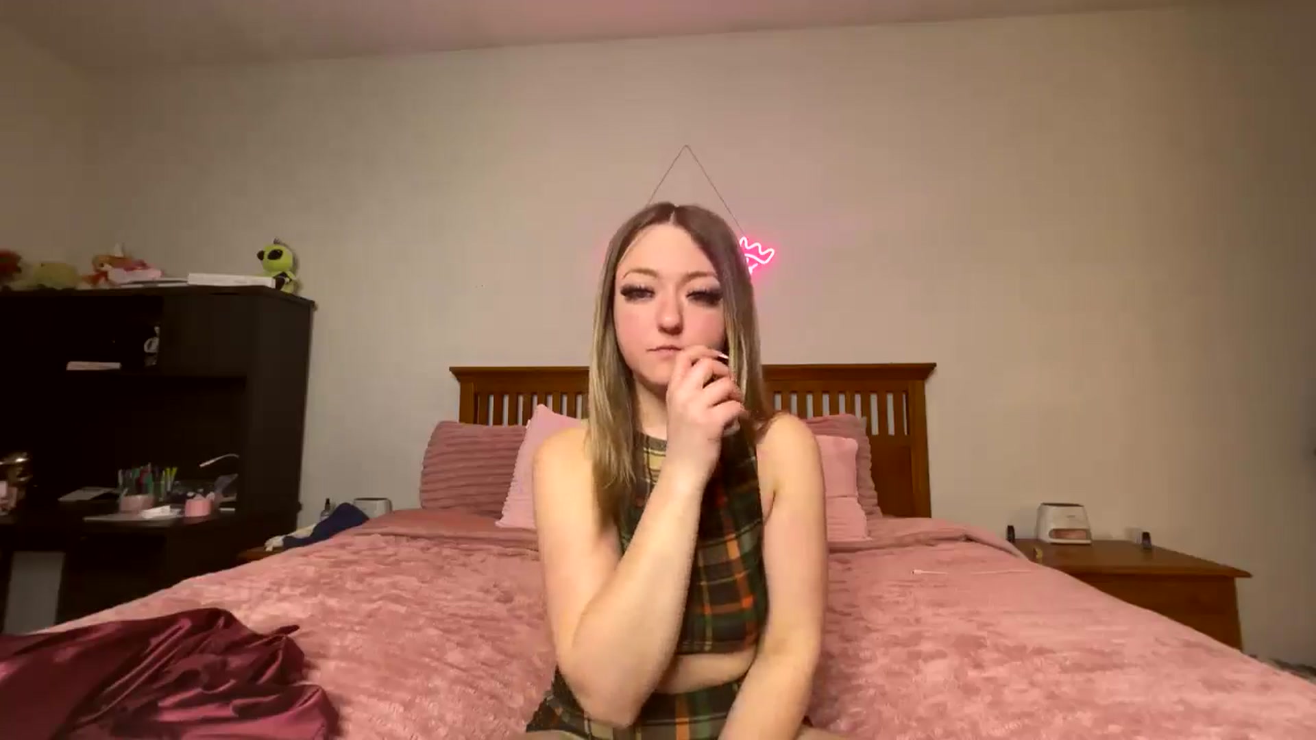 Gallery image thumbnail from katiesinz's myfreecams stream on, 03/18/2026, 02:45 image 4 of 20
