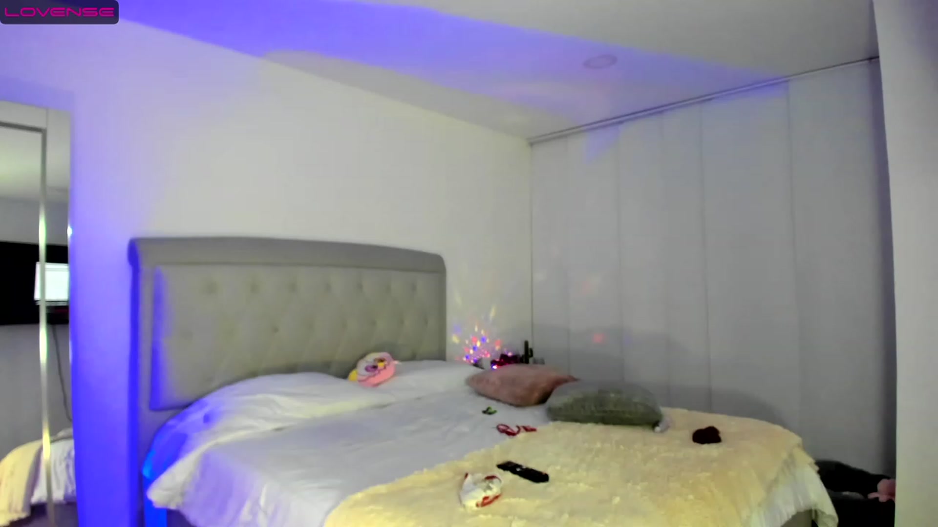Gallery image thumbnail from katvictoria's myfreecams stream on, 12/05/2022, 01:45 image 12 of 20