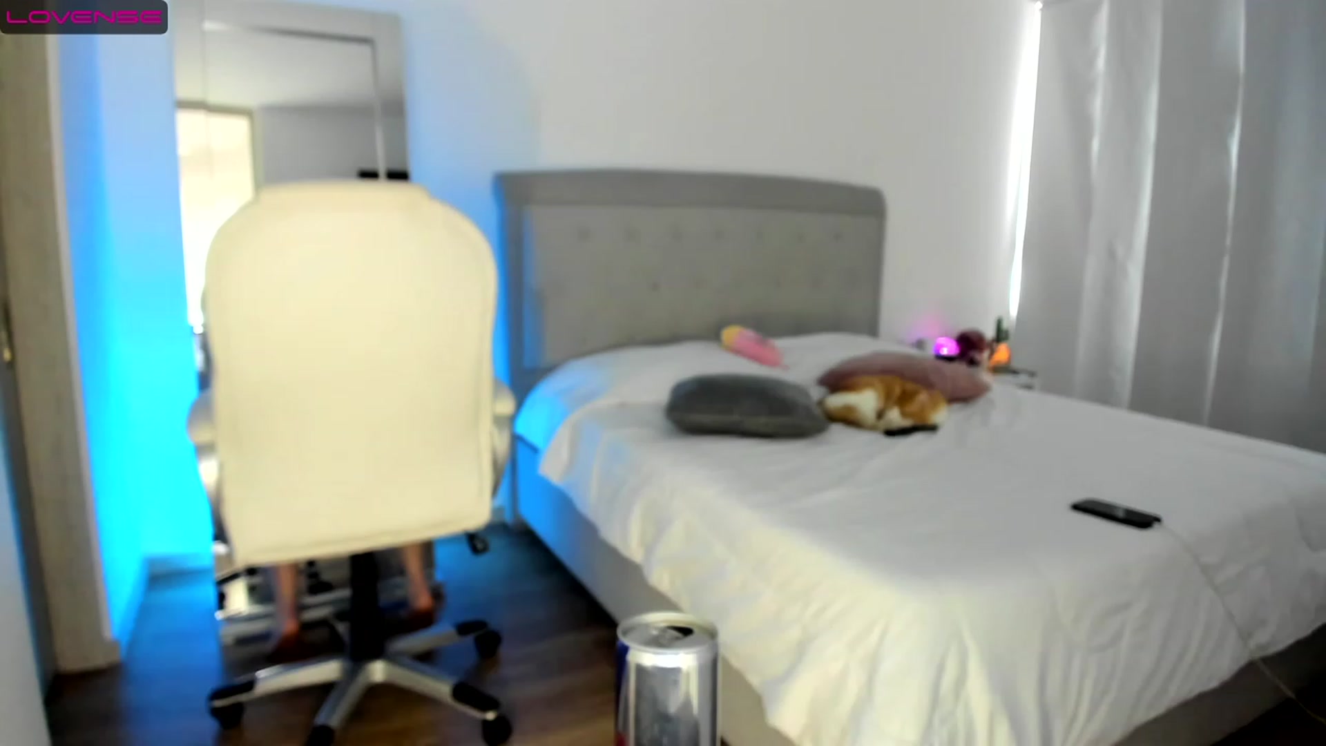 Gallery image thumbnail from katvictoria's myfreecams stream on, 12/15/2022, 19:58 image 17 of 20