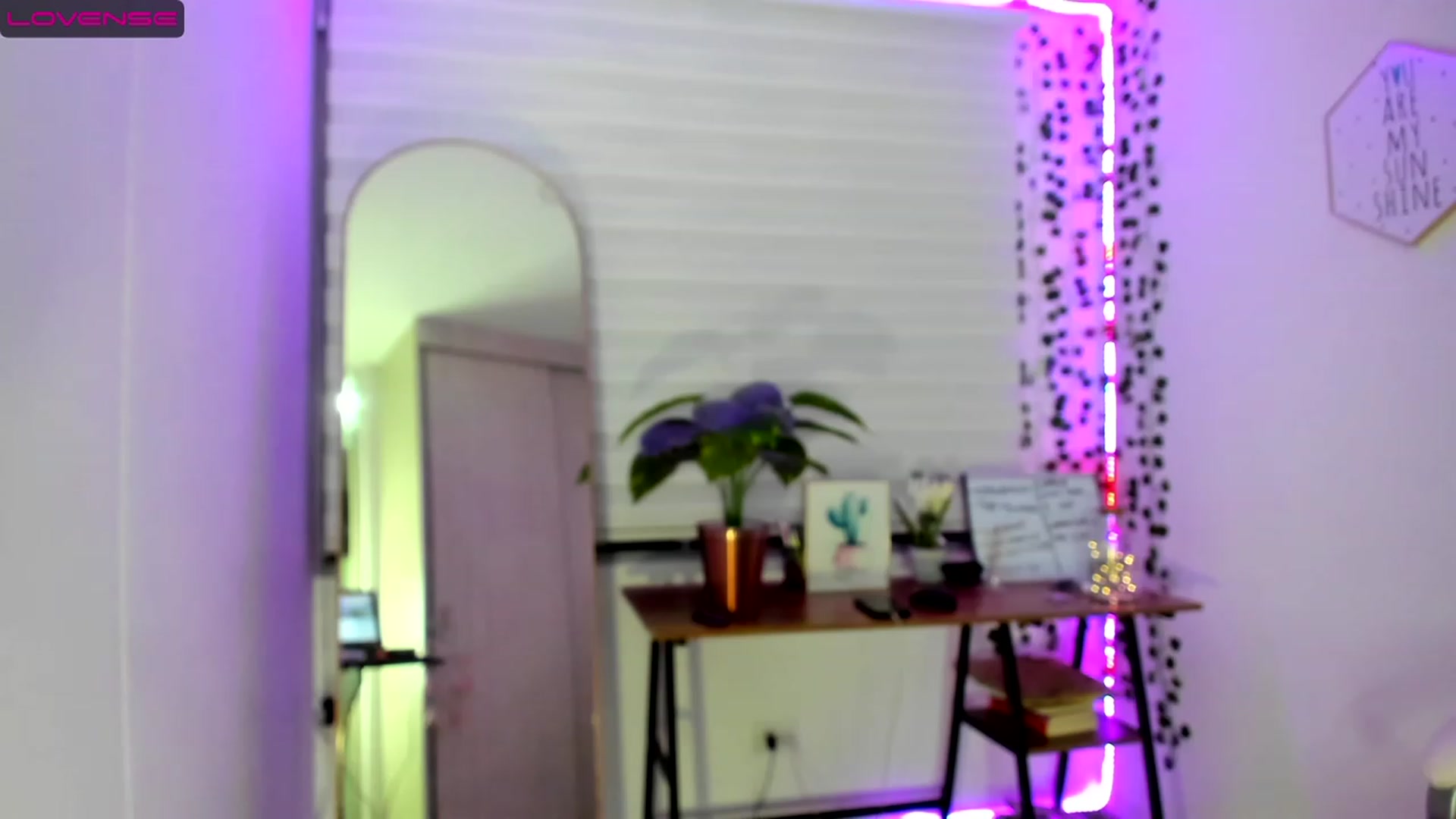 Gallery image thumbnail from katvictoria's myfreecams stream on, 12/24/2022, 01:53 image 9 of 20