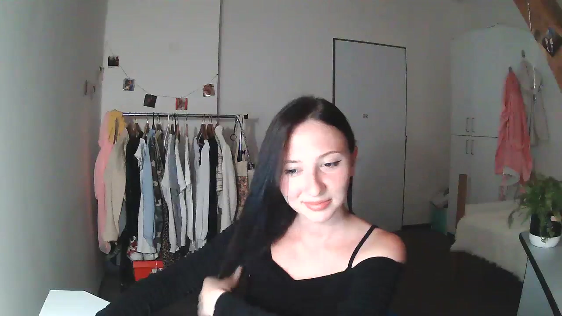 Gallery image thumbnail from katy8kitty's myfreecams stream on, 09/14/2023, 20:34 image 10 of 20