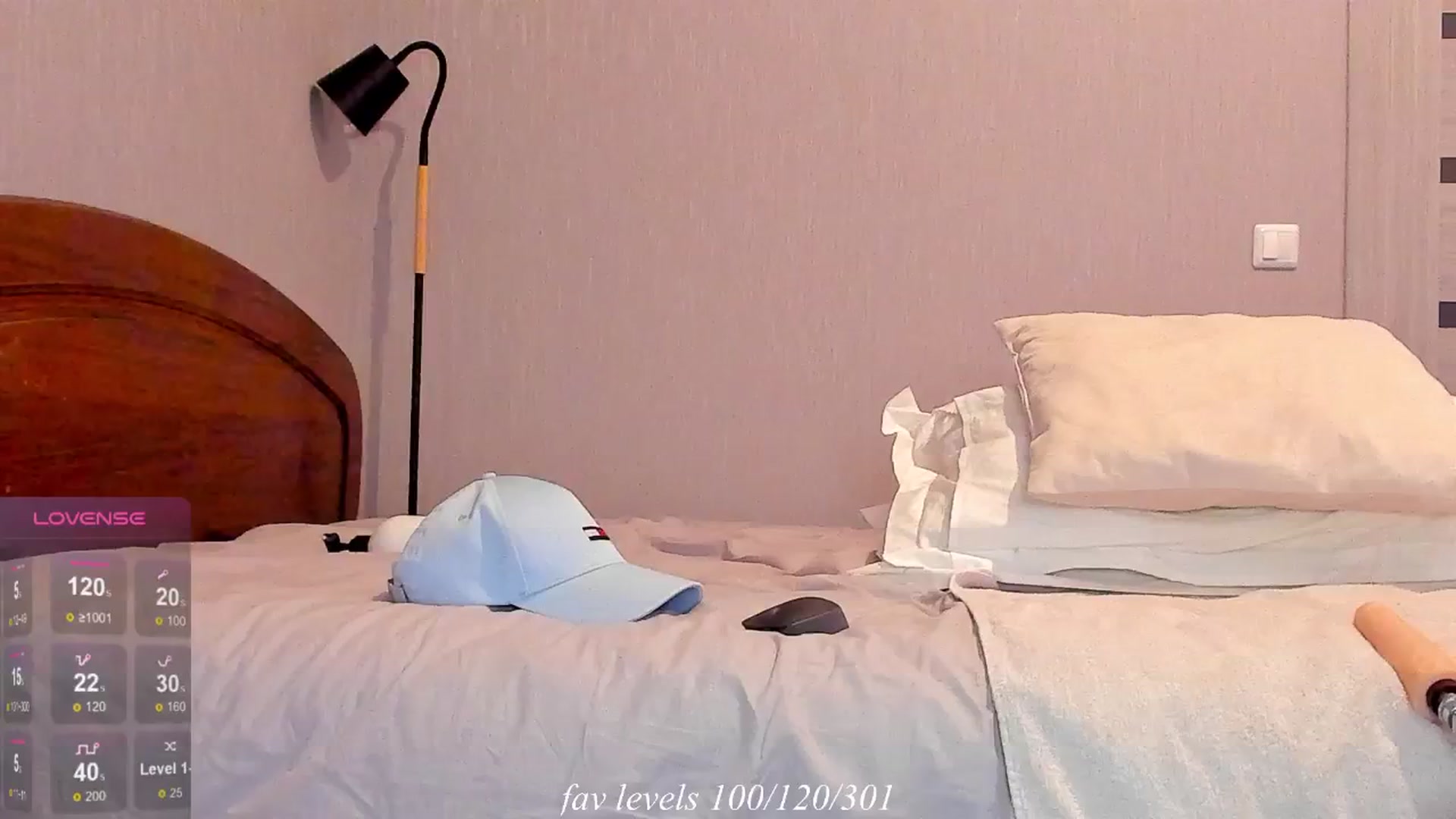 Gallery image thumbnail from katyskinny's myfreecams stream on, 04/18/2025, 14:26 image 16 of 20