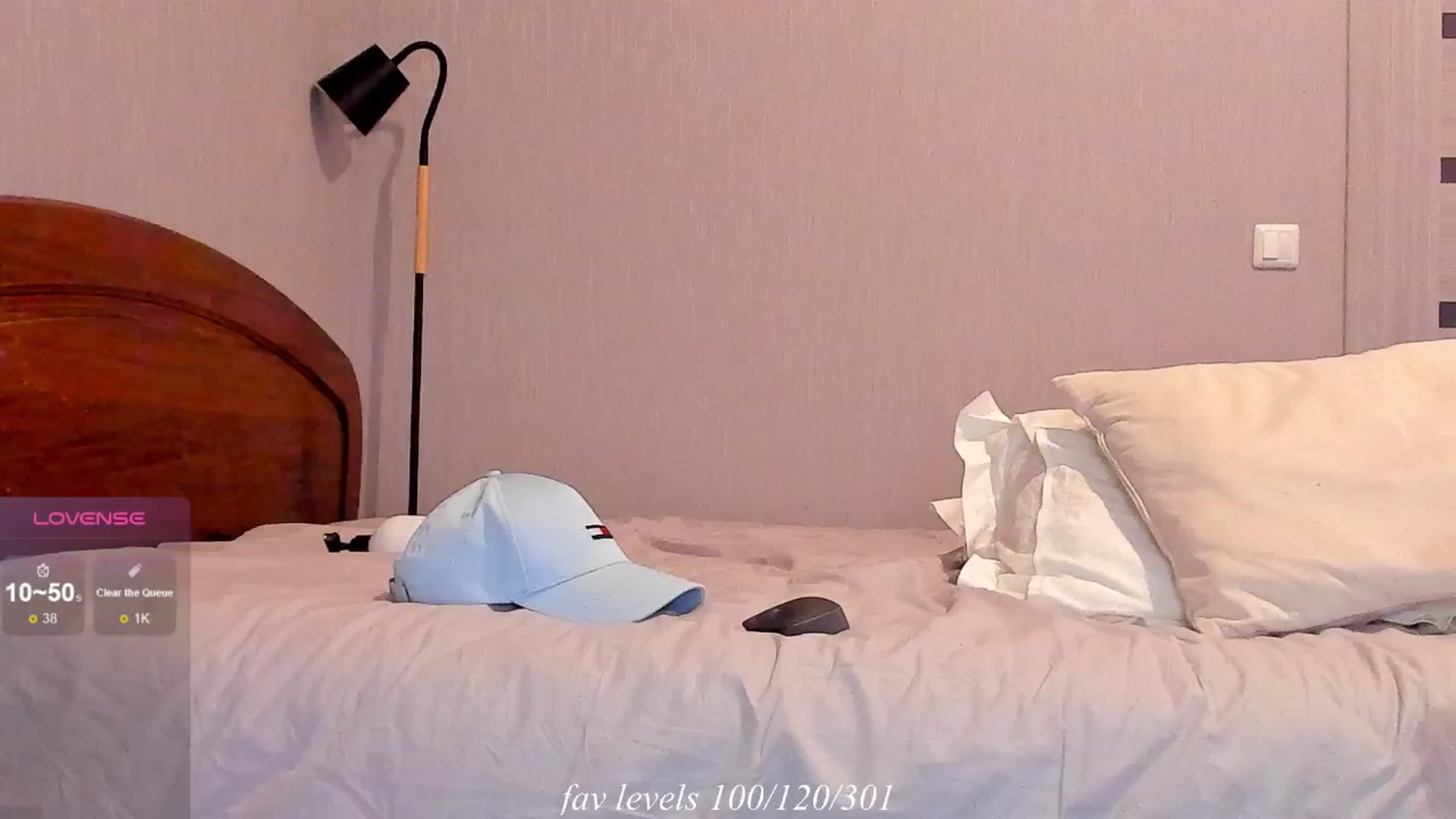 Gallery image thumbnail from katyskinny's myfreecams stream on, 04/18/2025, 14:26 image 14 of 20