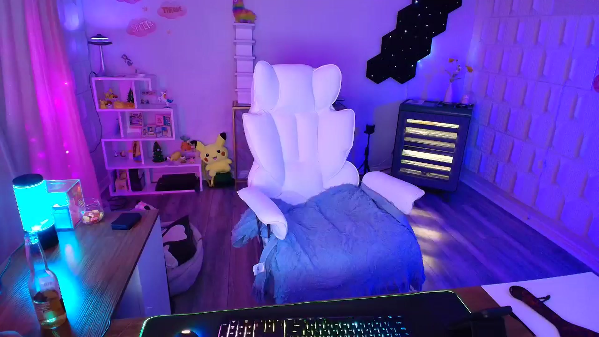 Gallery image thumbnail from kaydolll's myfreecams stream on, 04/12/2025, 02:16 image 6 of 20