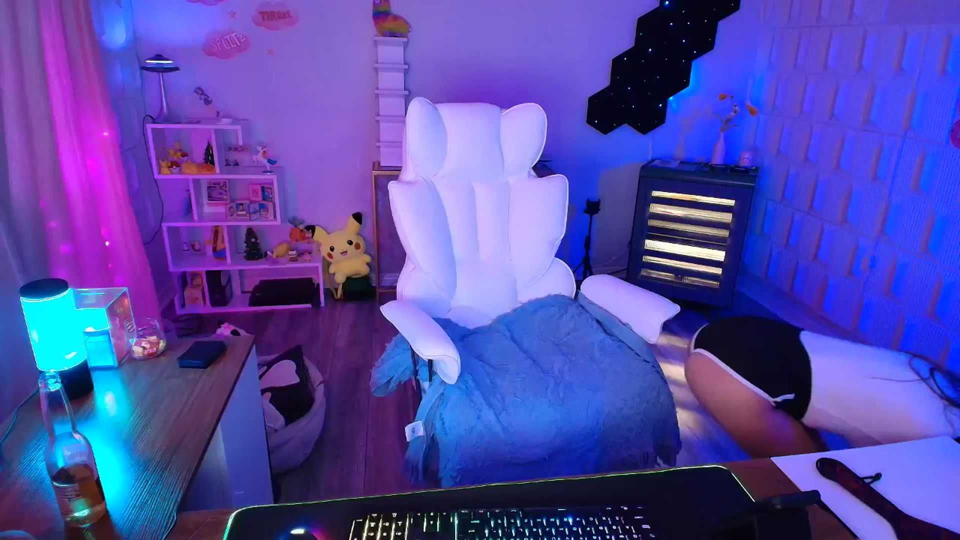 Gallery image thumbnail from kaydolll's myfreecams stream on, 04/12/2025, 02:16 image 5 of 20