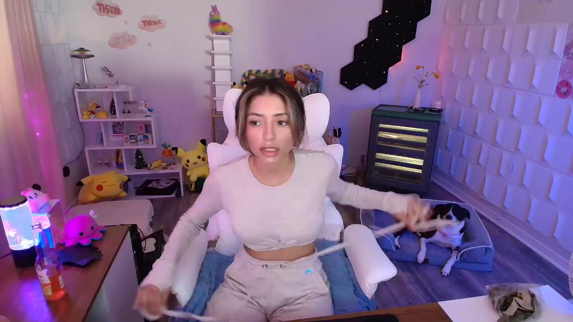 Gallery image thumbnail from kaydolll's myfreecams stream on, 05/05/2025, 20:47 image 12 of 20