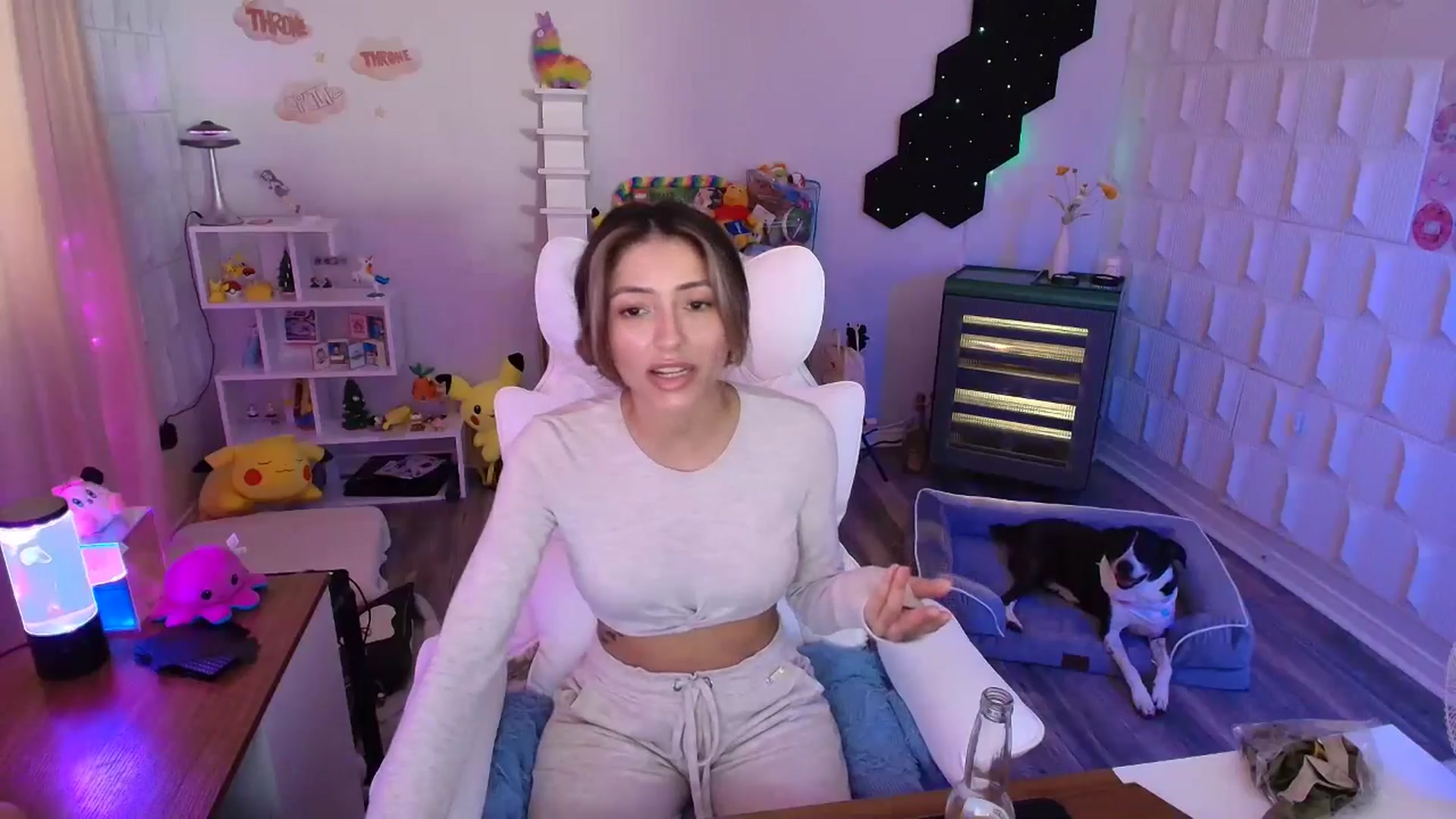 Gallery image thumbnail from kaydolll's myfreecams stream on, 05/05/2025, 20:47 image 10 of 20