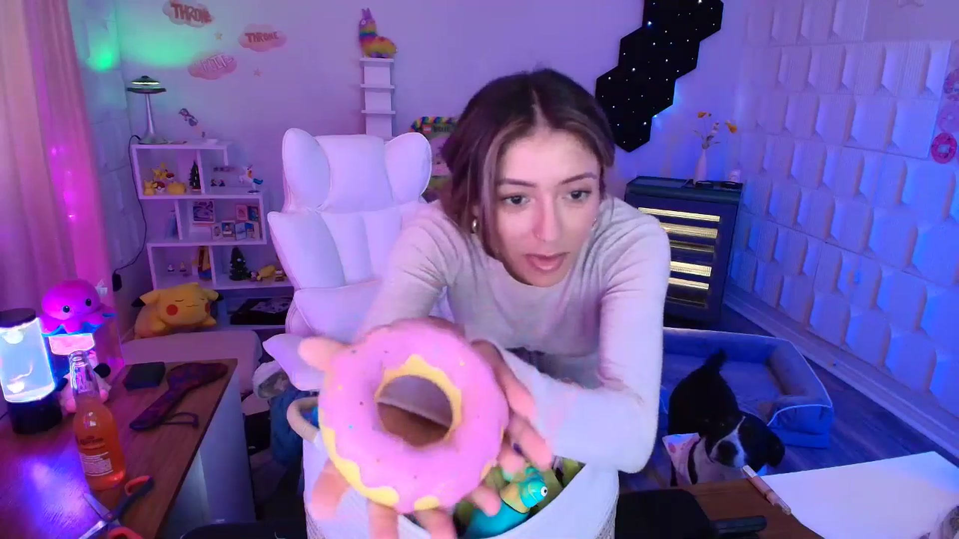 Gallery image thumbnail from kaydolll's myfreecams stream on, 05/05/2025, 21:52 image 16 of 20