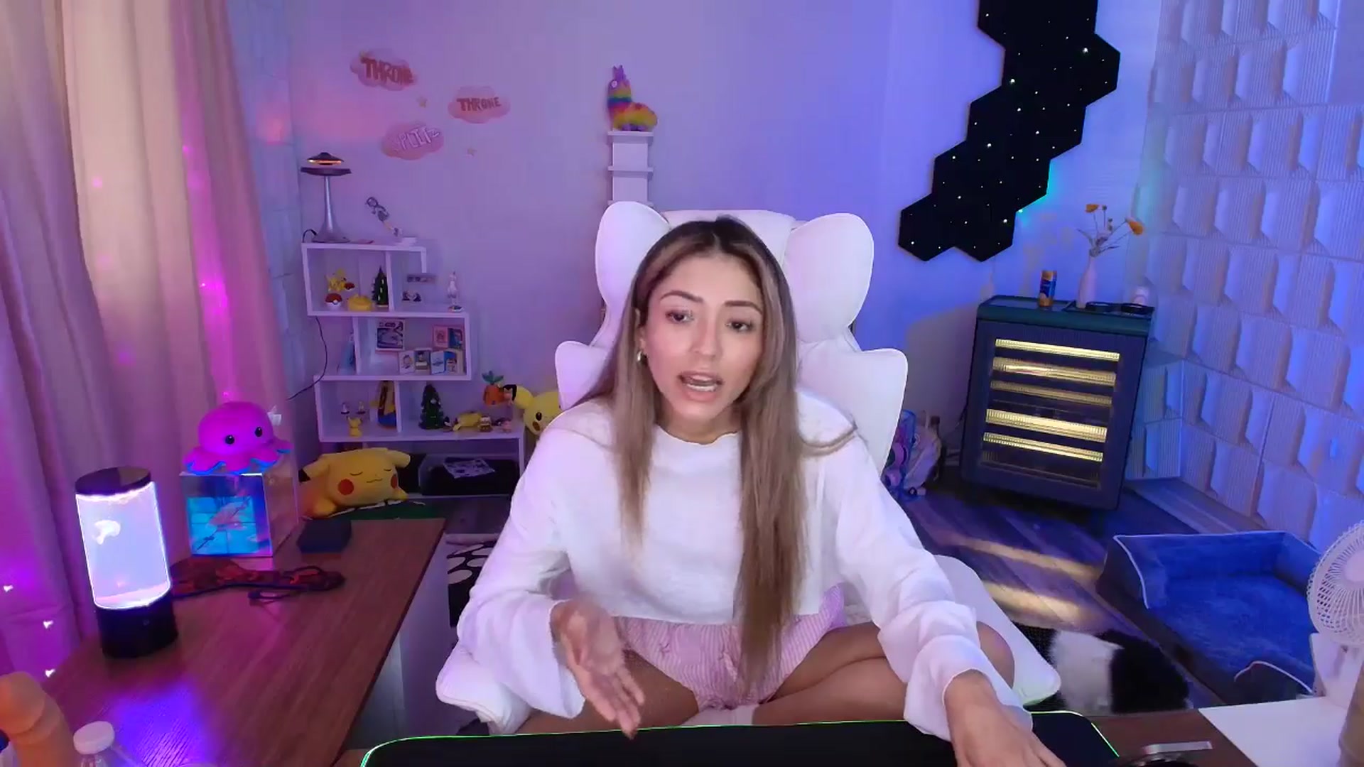 Gallery image thumbnail from kaydolll's myfreecams stream on, 06/11/2025, 23:55 image 3 of 20