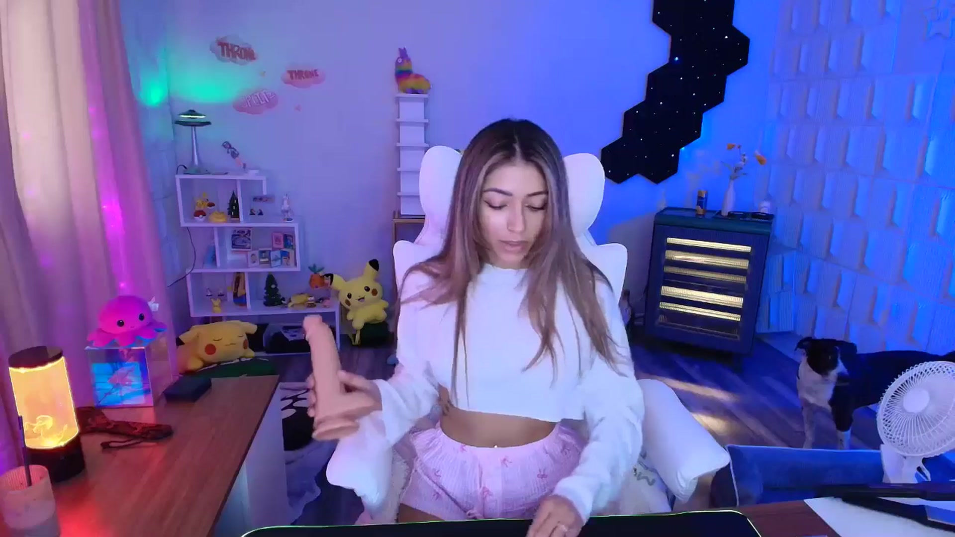 Gallery image thumbnail from kaydolll's myfreecams stream on, 06/11/2025, 23:55 image 18 of 20