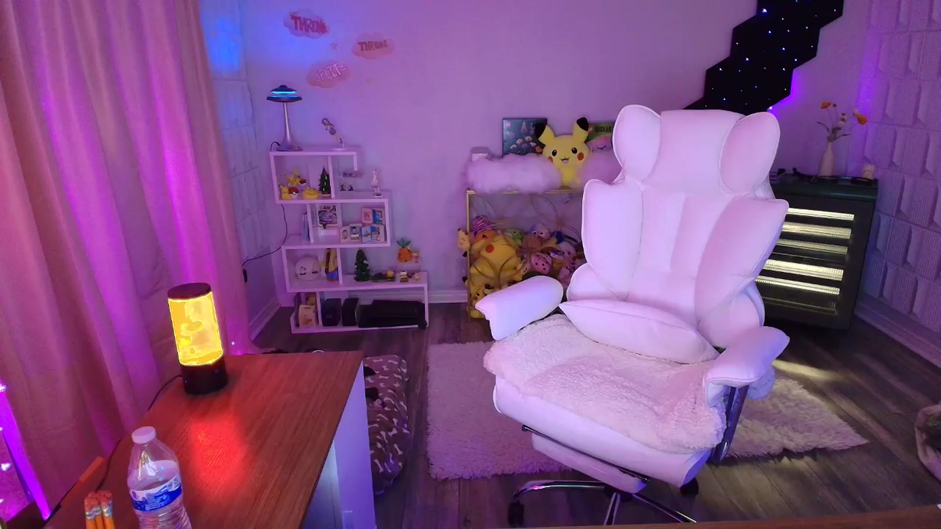 Gallery image thumbnail from kaydolll's myfreecams stream on, 08/02/2025, 07:55 image 16 of 20