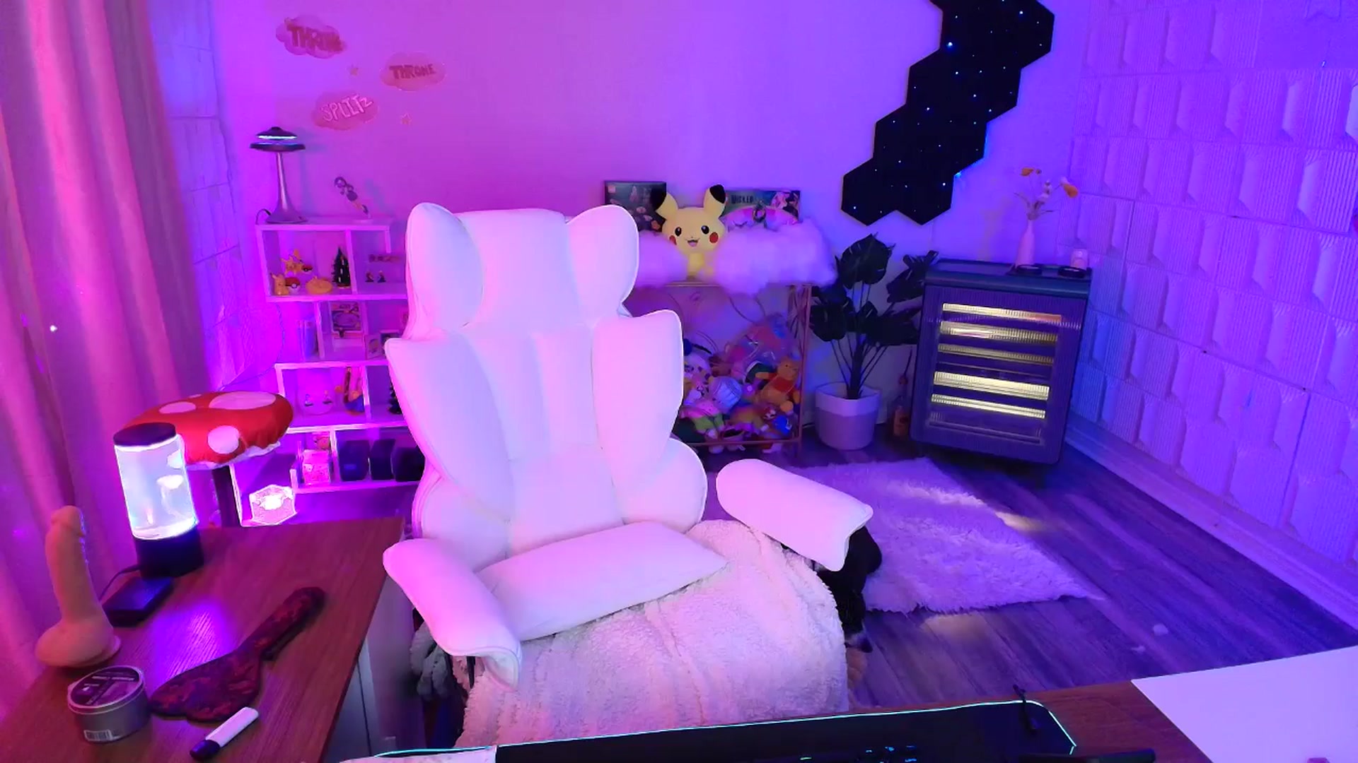 Gallery image thumbnail from kaydolll's myfreecams stream on, 09/29/2025, 07:20 image 3 of 20