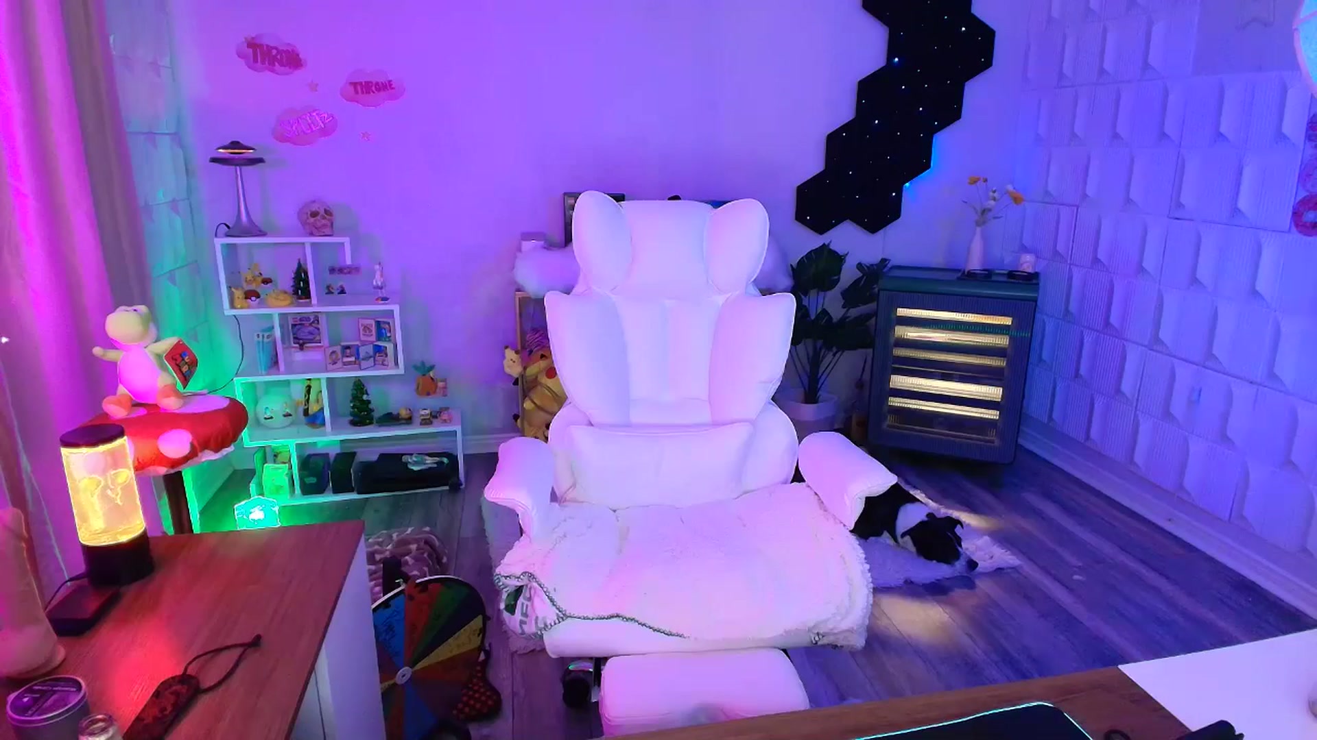 Gallery image thumbnail from kaydolll's myfreecams stream on, 10/02/2025, 04:06 image 19 of 20