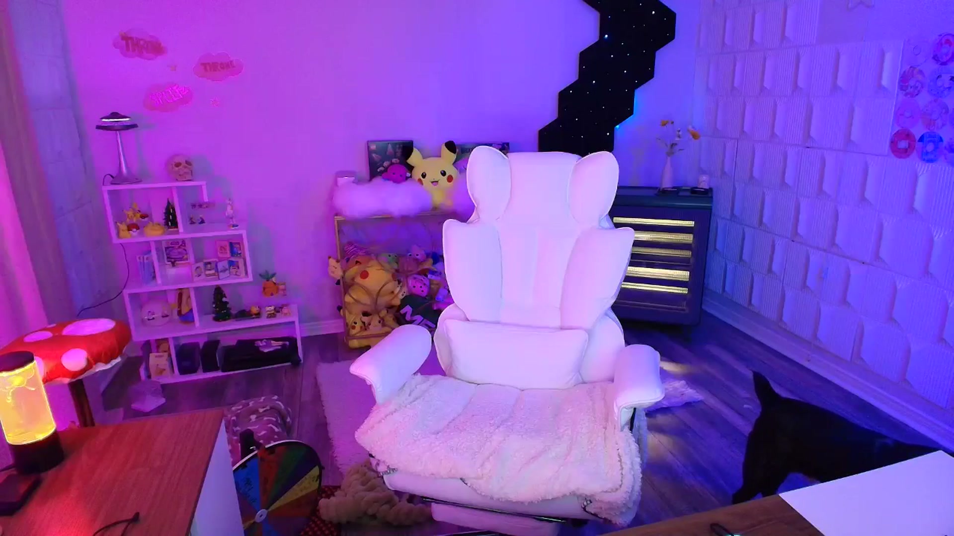 Gallery image thumbnail from kaydolll's myfreecams stream on, 10/02/2025, 06:01 image 14 of 20