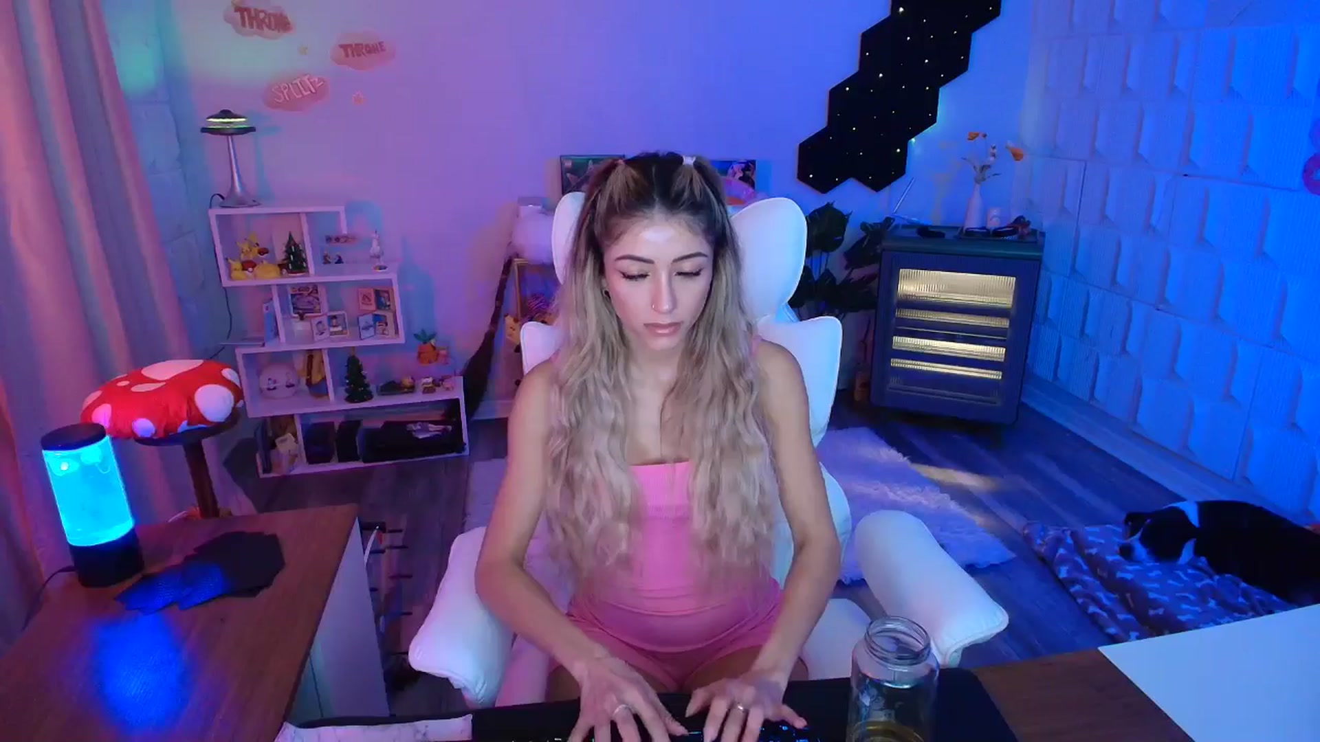 Gallery image thumbnail from kaydolll's myfreecams stream on, 11/30/2025, 09:17 image 14 of 20