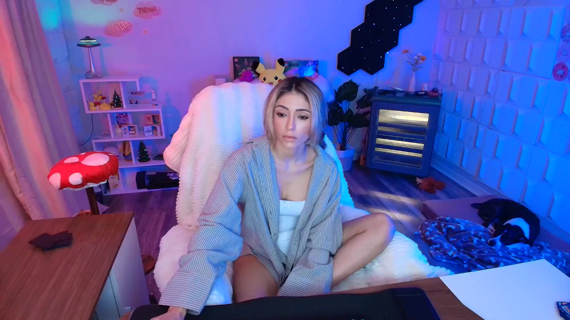 Gallery image thumbnail from kaydolll's myfreecams stream on, 01/10/2026, 08:40 image 17 of 20