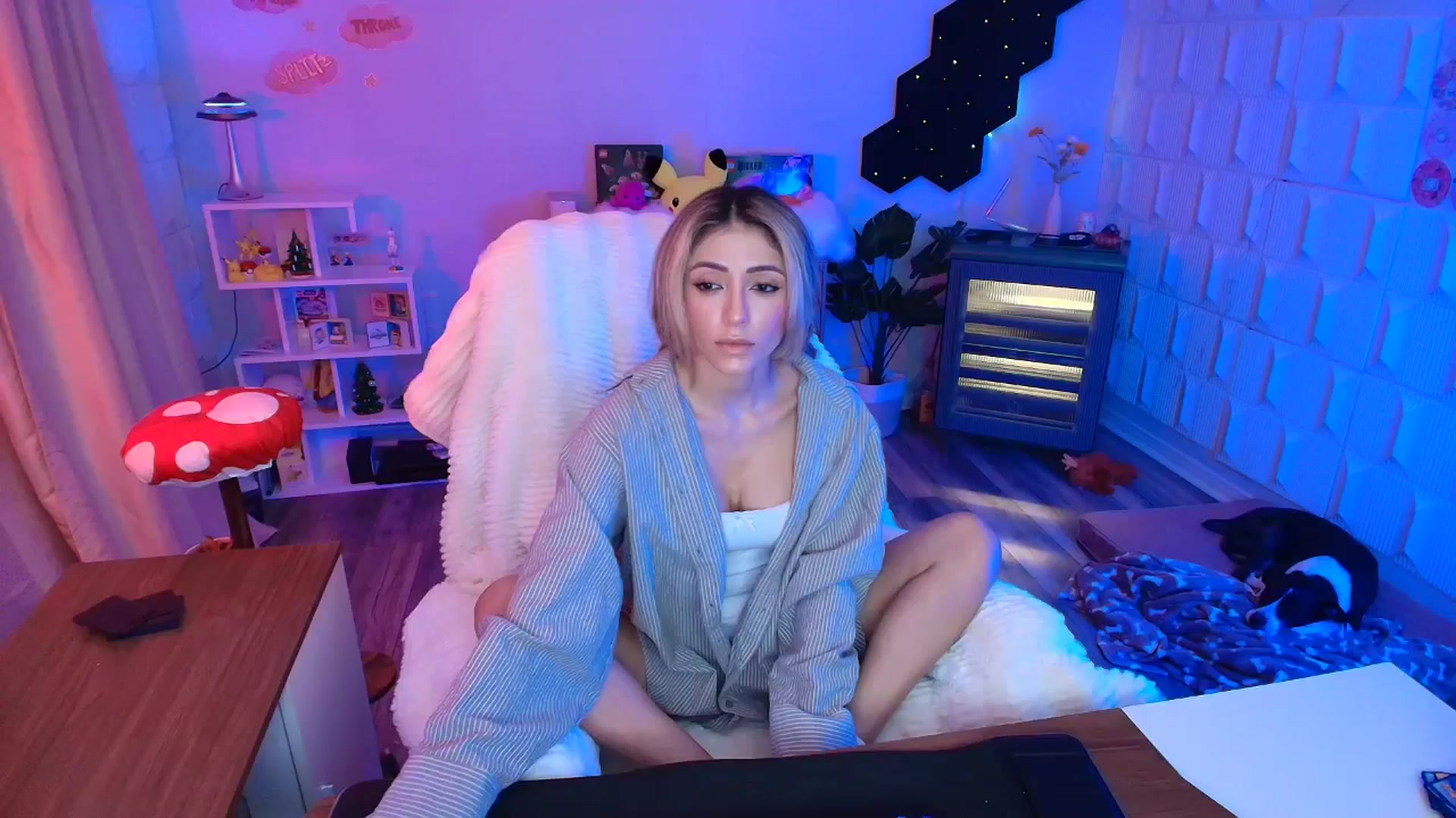 Gallery image thumbnail from kaydolll's myfreecams stream on, 01/10/2026, 08:40 image 15 of 20