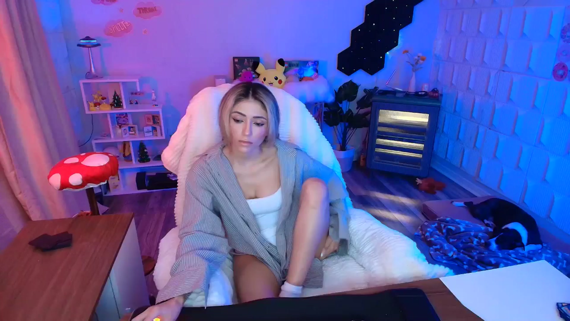 Gallery image thumbnail from kaydolll's myfreecams stream on, 01/10/2026, 08:40 image 18 of 20