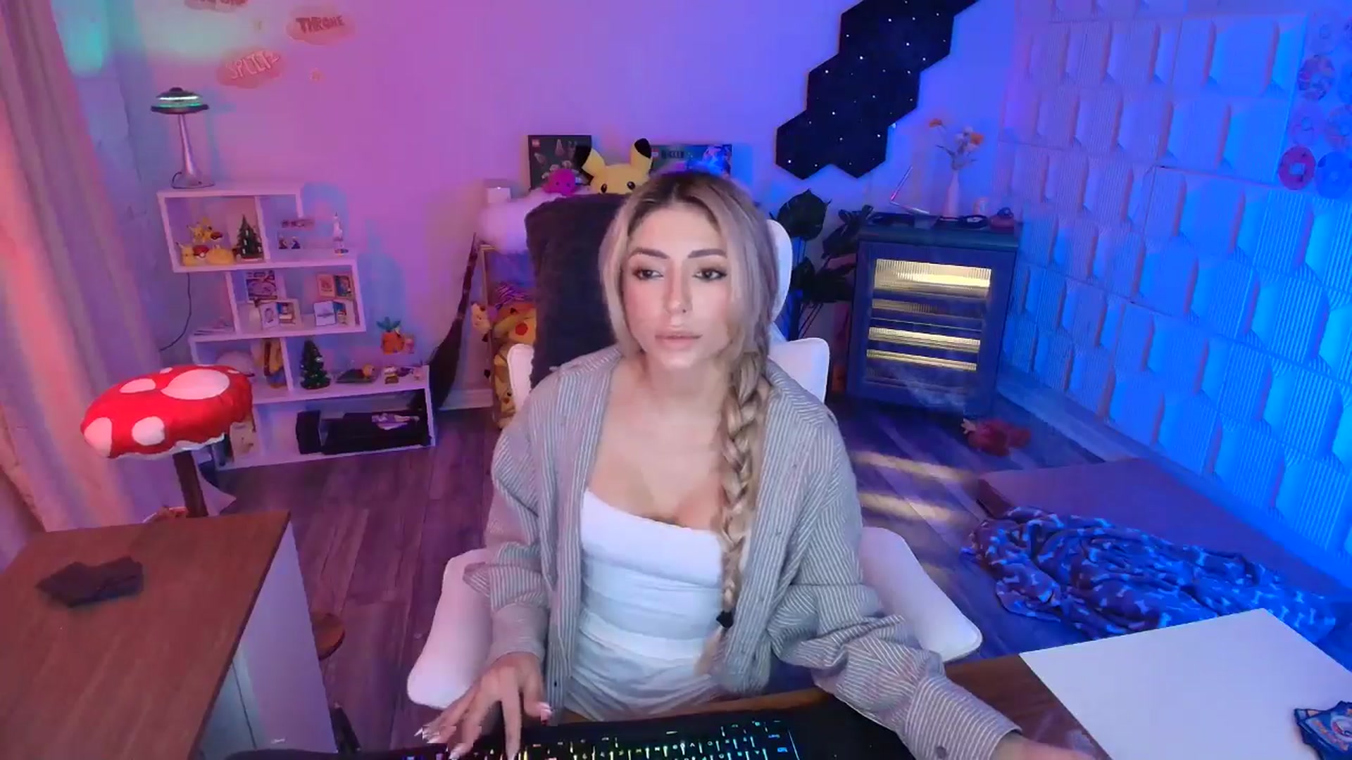 Gallery image thumbnail from kaydolll's myfreecams stream on, 01/10/2026, 08:40 image 4 of 20
