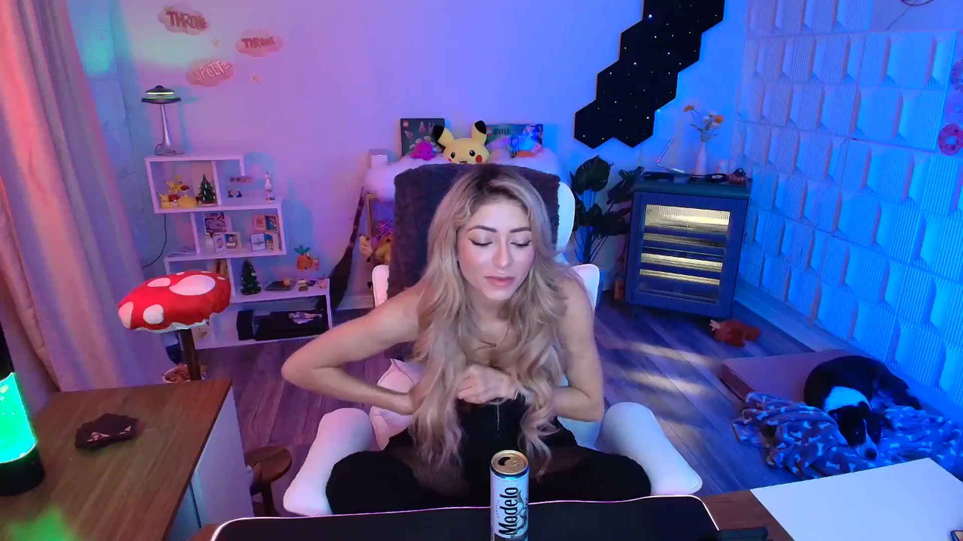 Gallery image thumbnail from kaydolll's myfreecams stream on, 01/11/2026, 08:01 image 6 of 20