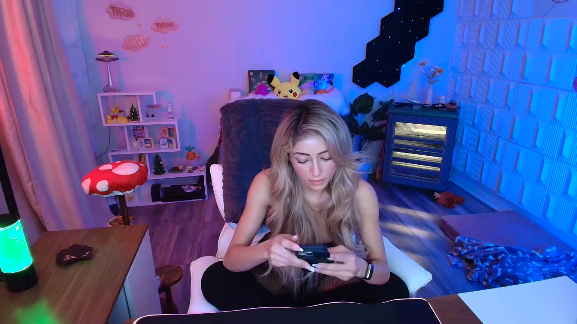 Gallery image thumbnail from kaydolll's myfreecams stream on, 01/11/2026, 08:01 image 19 of 20