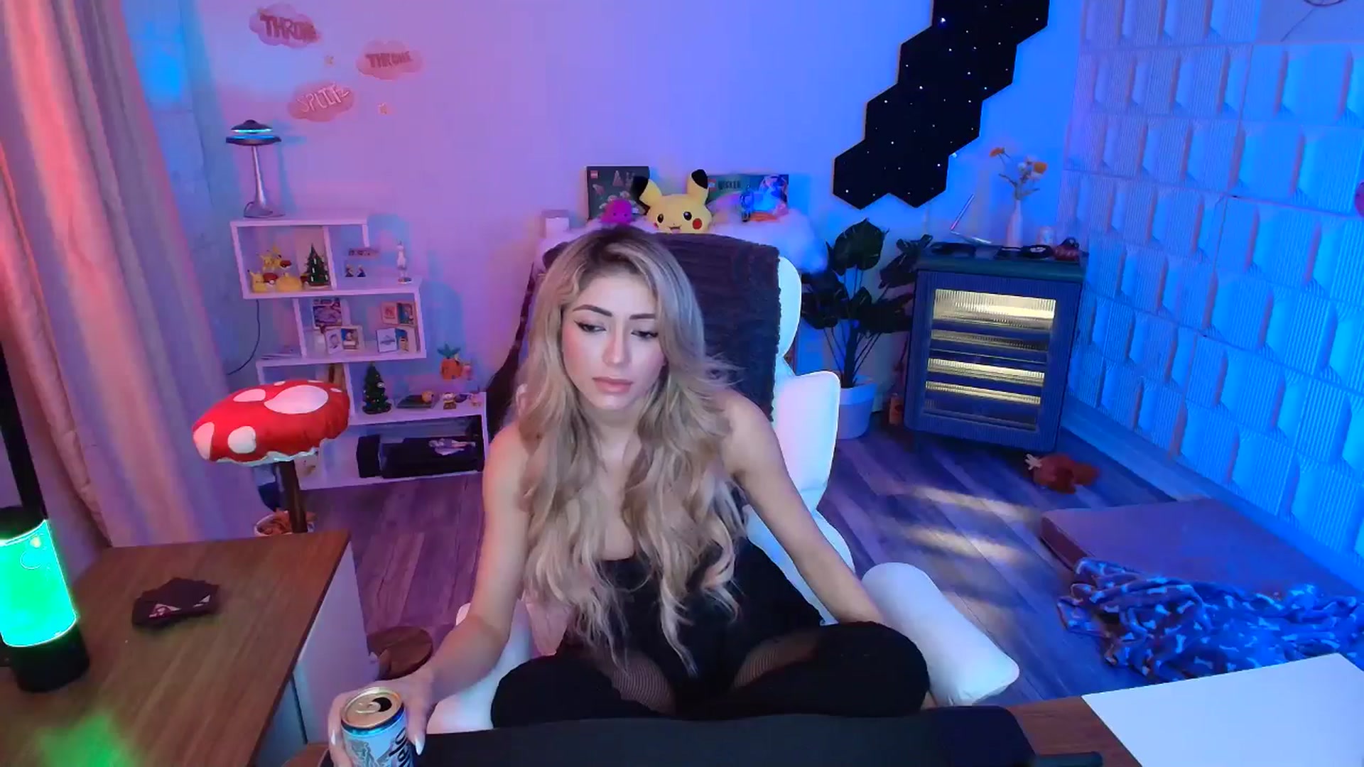 Gallery image thumbnail from kaydolll's myfreecams stream on, 01/11/2026, 08:01 image 16 of 20