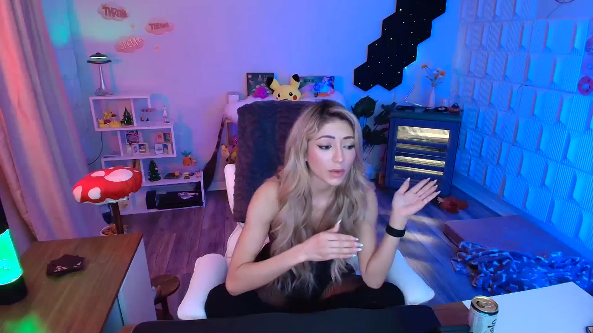 Gallery image thumbnail from kaydolll's myfreecams stream on, 01/11/2026, 08:01 image 14 of 20