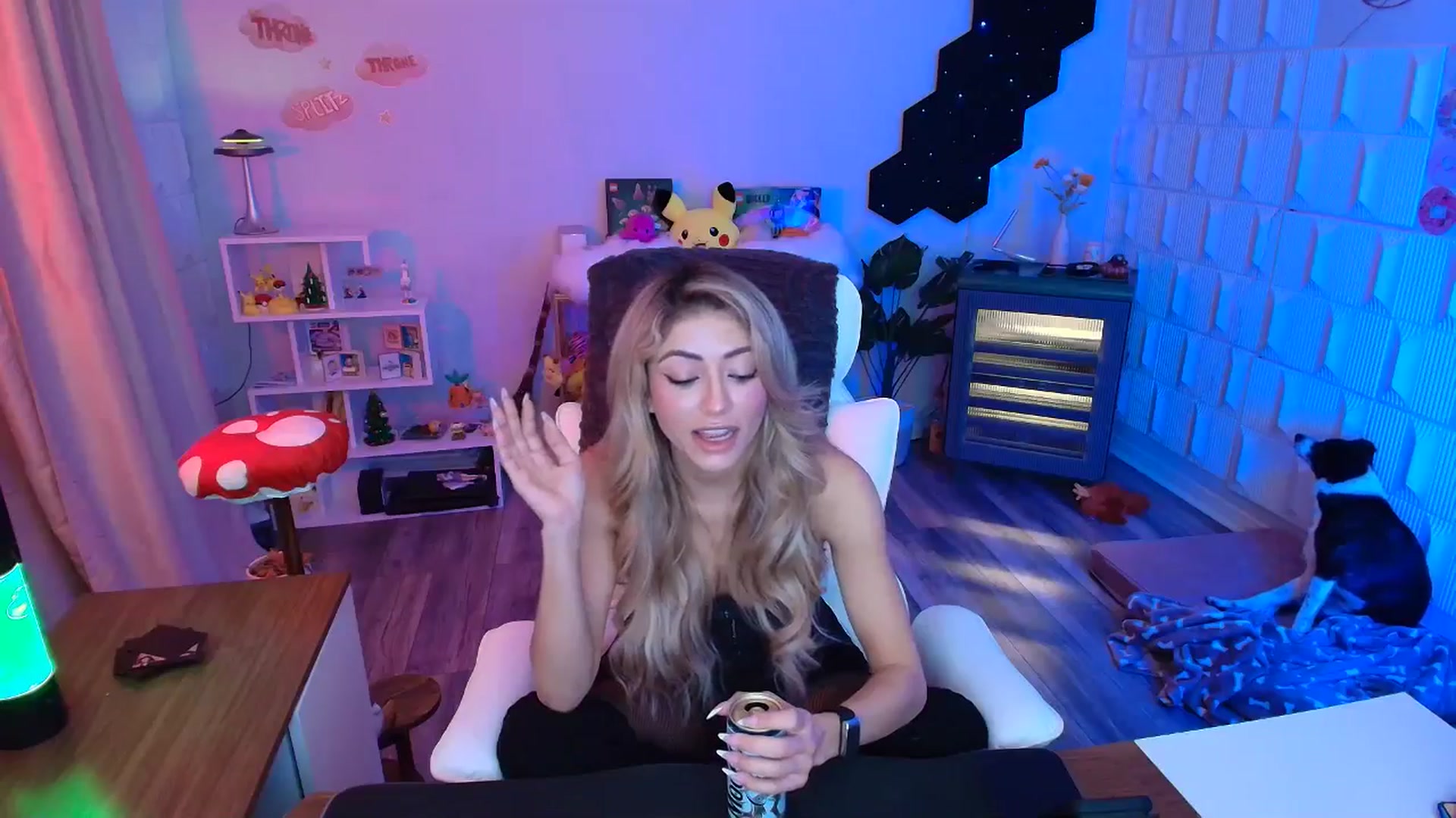 Gallery image thumbnail from kaydolll's myfreecams stream on, 01/11/2026, 08:01 image 12 of 20