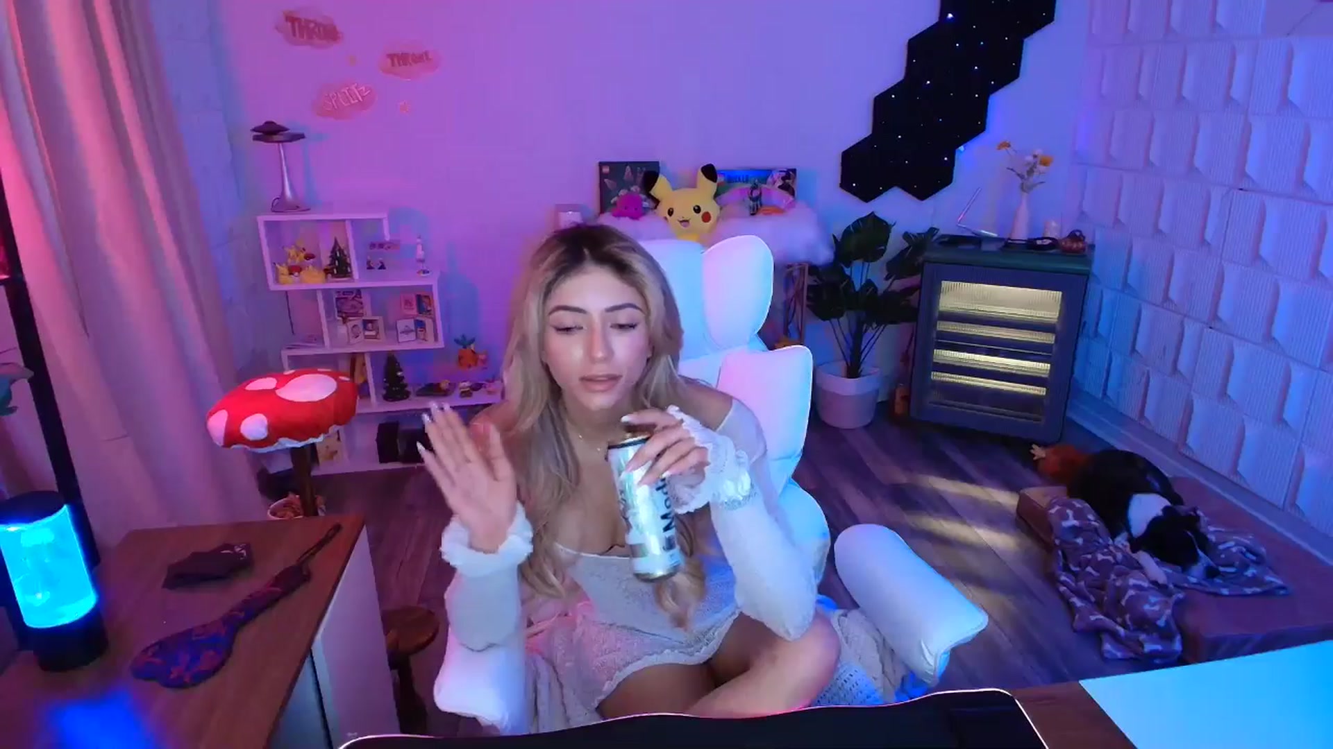 Gallery image thumbnail from kaydolll's myfreecams stream on, 01/30/2026, 06:42 image 18 of 20
