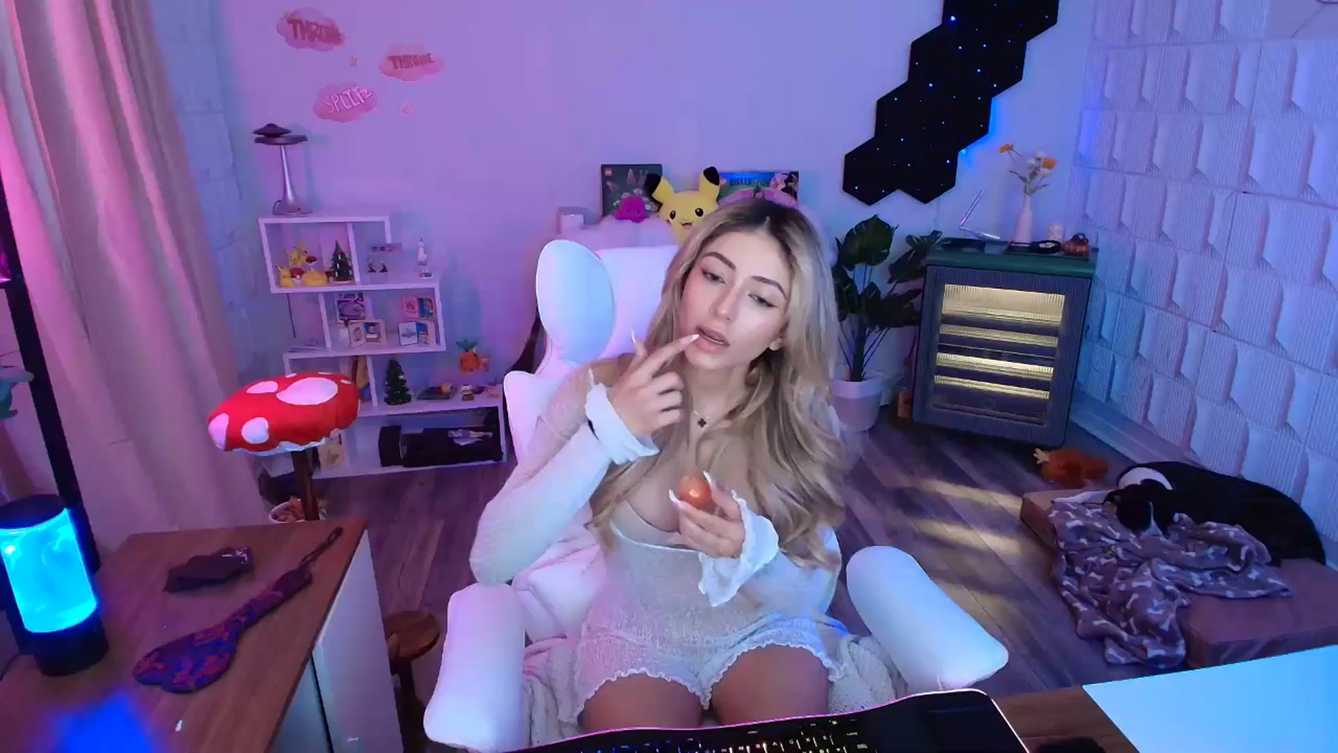 Gallery image thumbnail from kaydolll's myfreecams stream on, 01/30/2026, 06:42 image 1 of 20