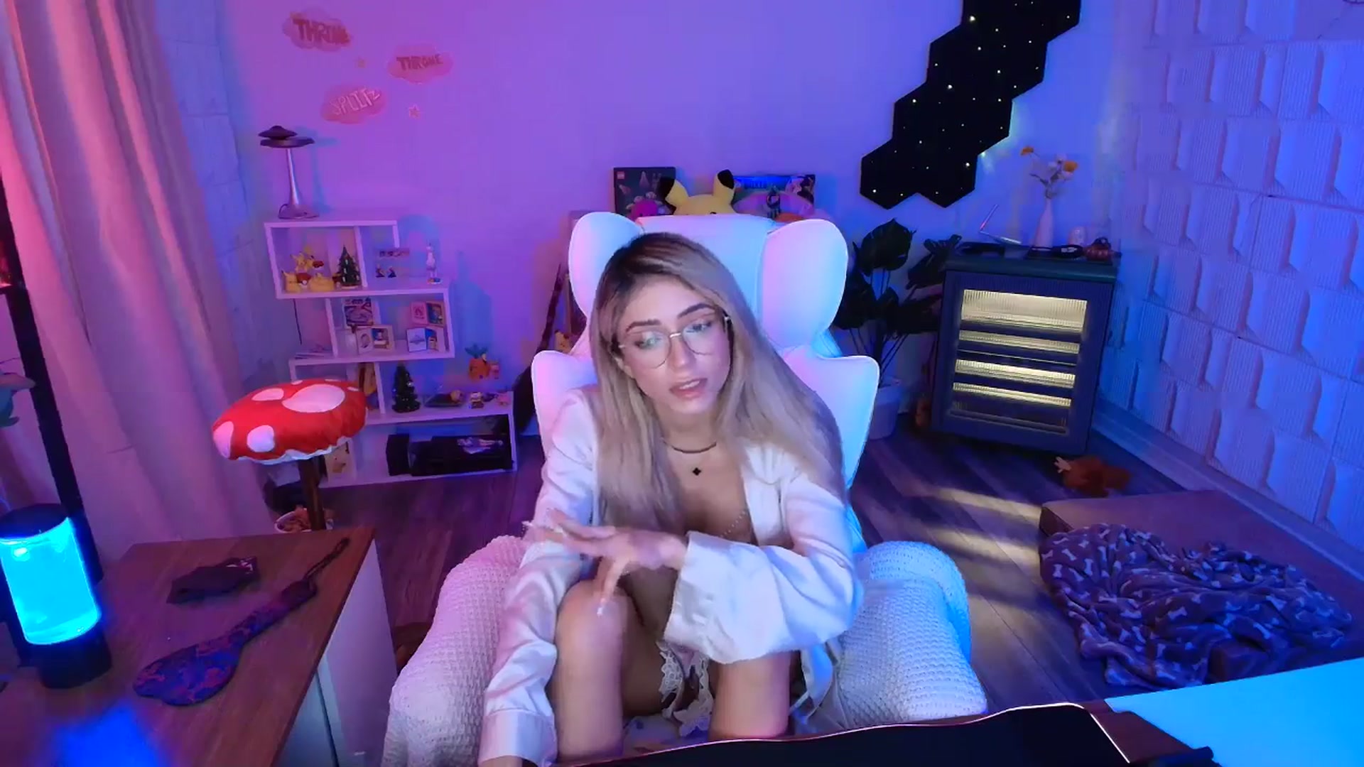 Gallery image thumbnail from kaydolll's myfreecams stream on, 02/01/2026, 04:49 image 8 of 20