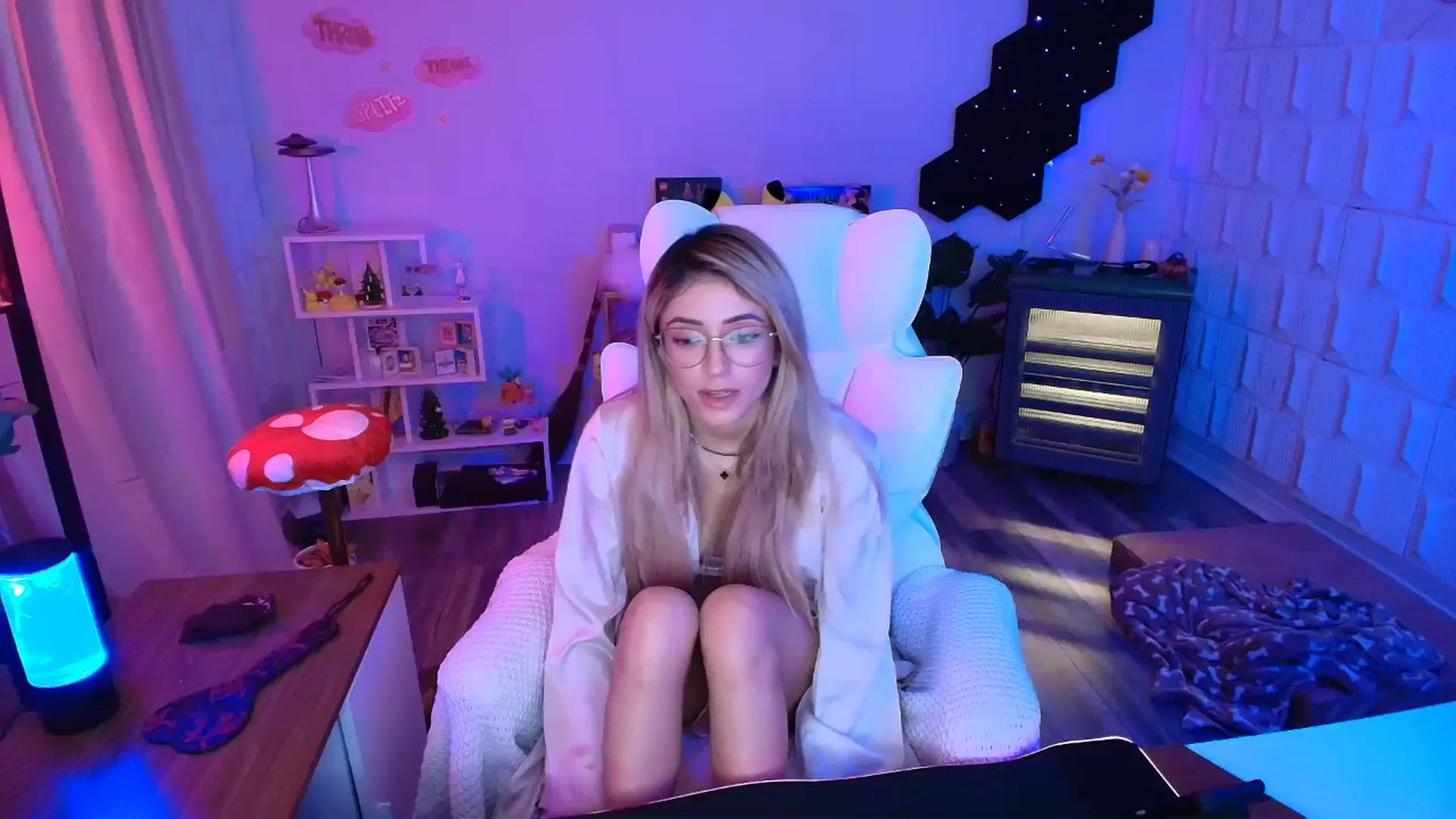 Gallery image thumbnail from kaydolll's myfreecams stream on, 02/01/2026, 04:49 image 19 of 20