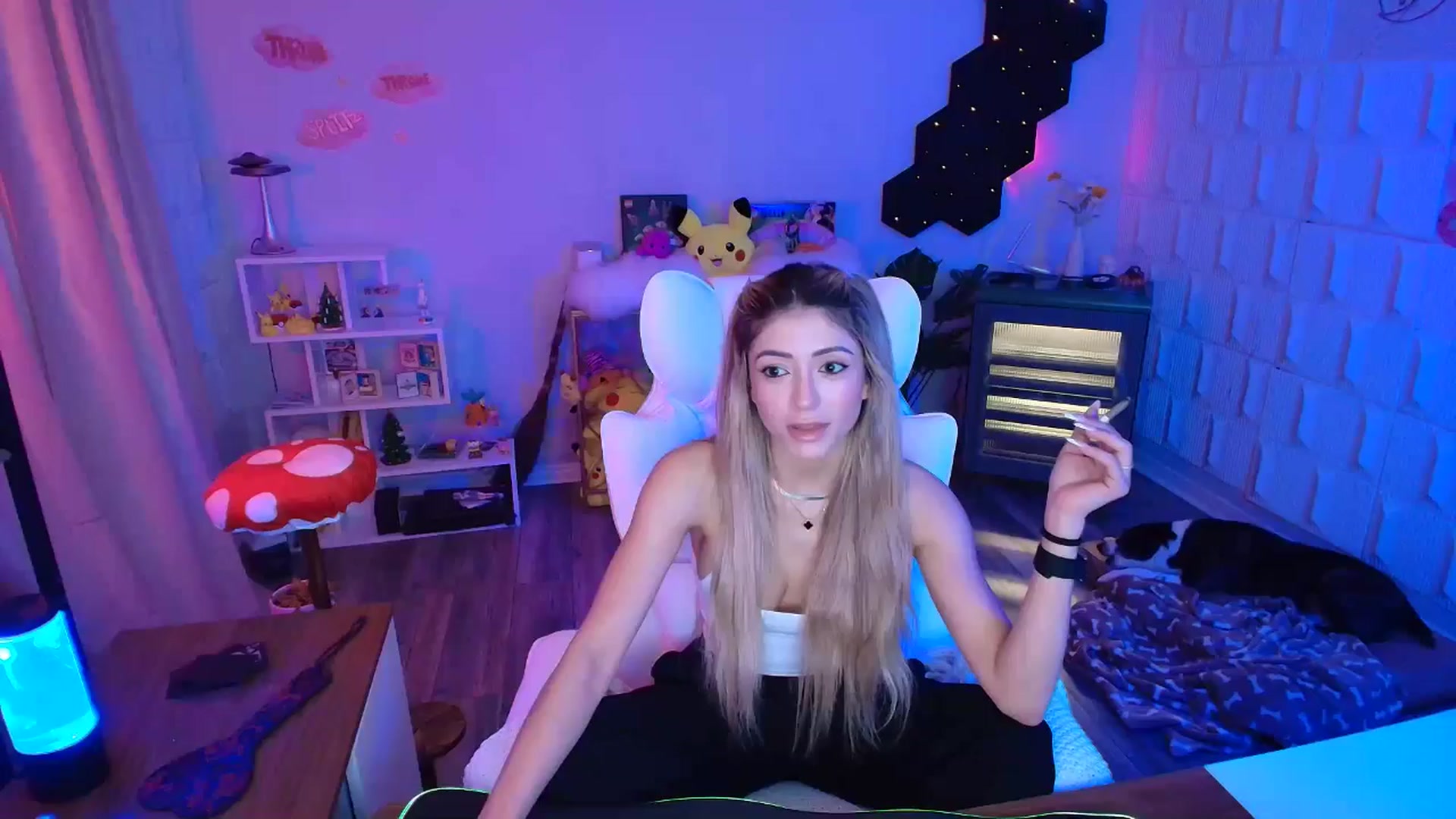 Gallery image thumbnail from kaydolll's myfreecams stream on, 02/02/2026, 06:41 image 18 of 20