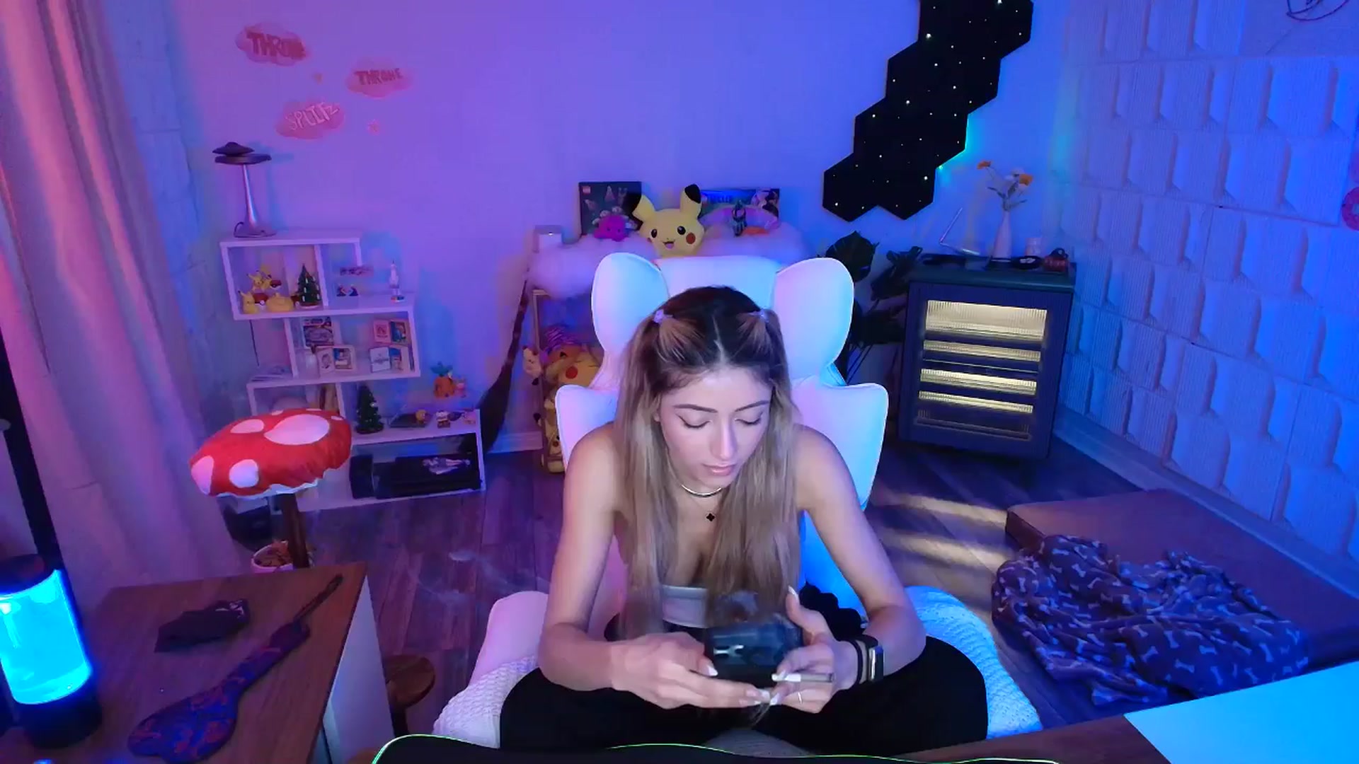 Gallery image thumbnail from kaydolll's myfreecams stream on, 02/02/2026, 06:41 image 16 of 20