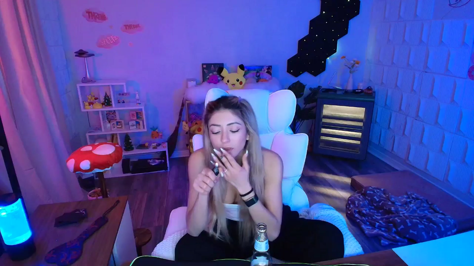 Gallery image thumbnail from kaydolll's myfreecams stream on, 02/02/2026, 06:41 image 14 of 20