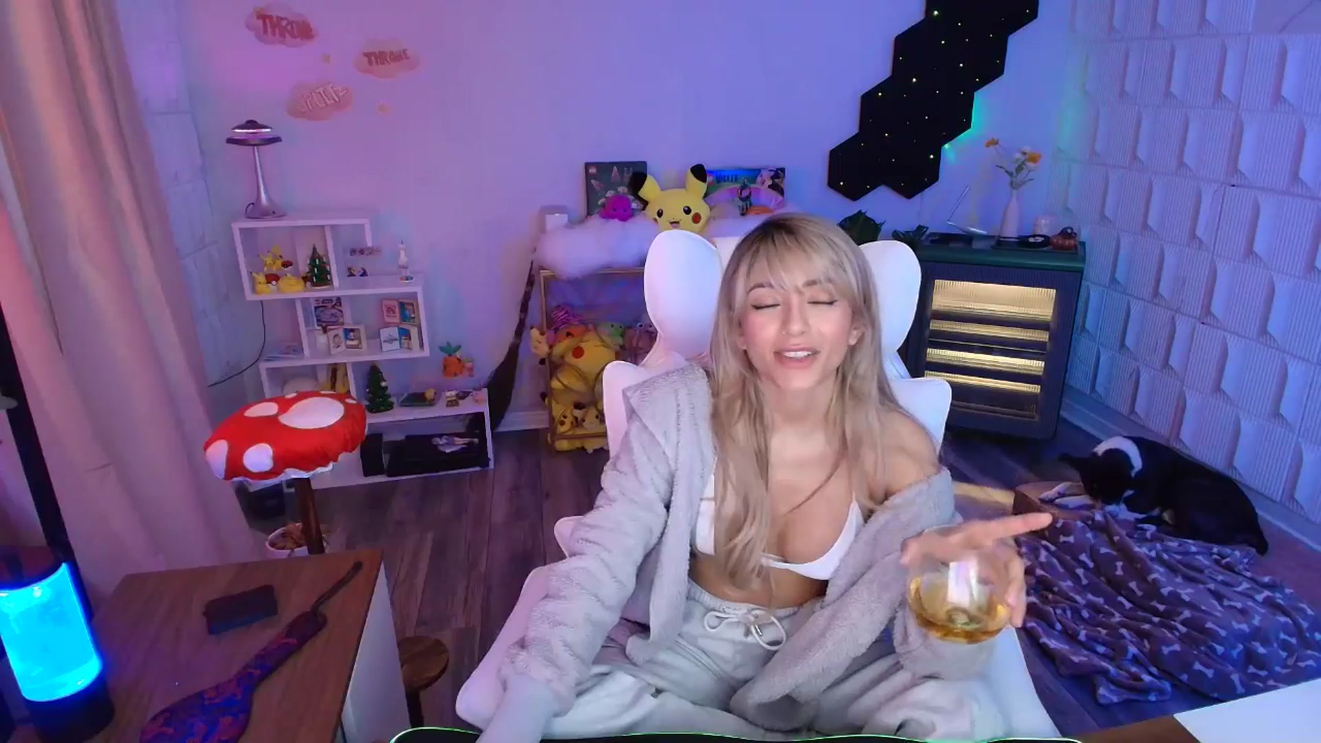 Gallery image thumbnail from kaydolll's myfreecams stream on, 02/06/2026, 04:46 image 12 of 20