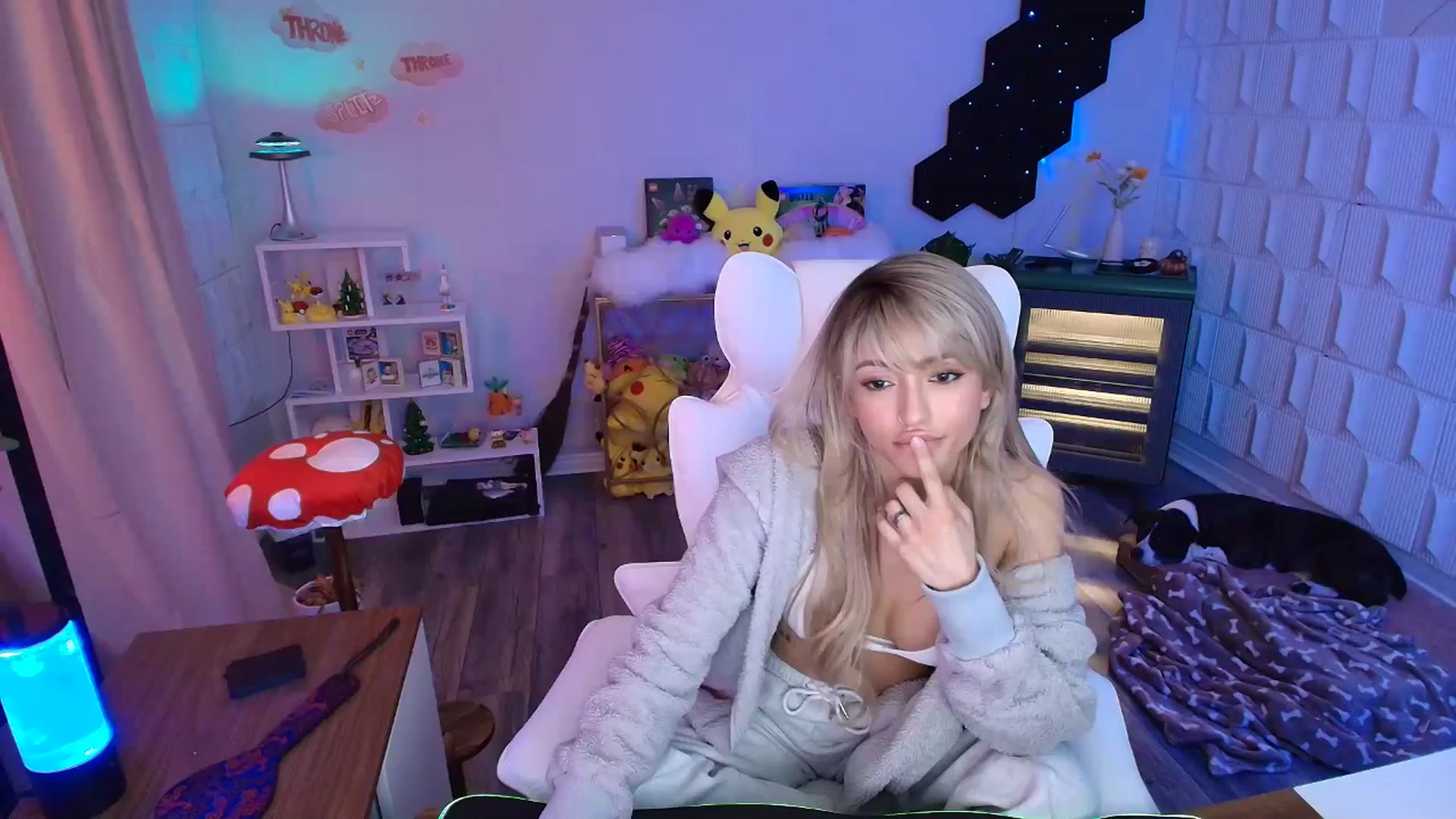 Gallery image thumbnail from kaydolll's myfreecams stream on, 02/06/2026, 04:46 image 17 of 20