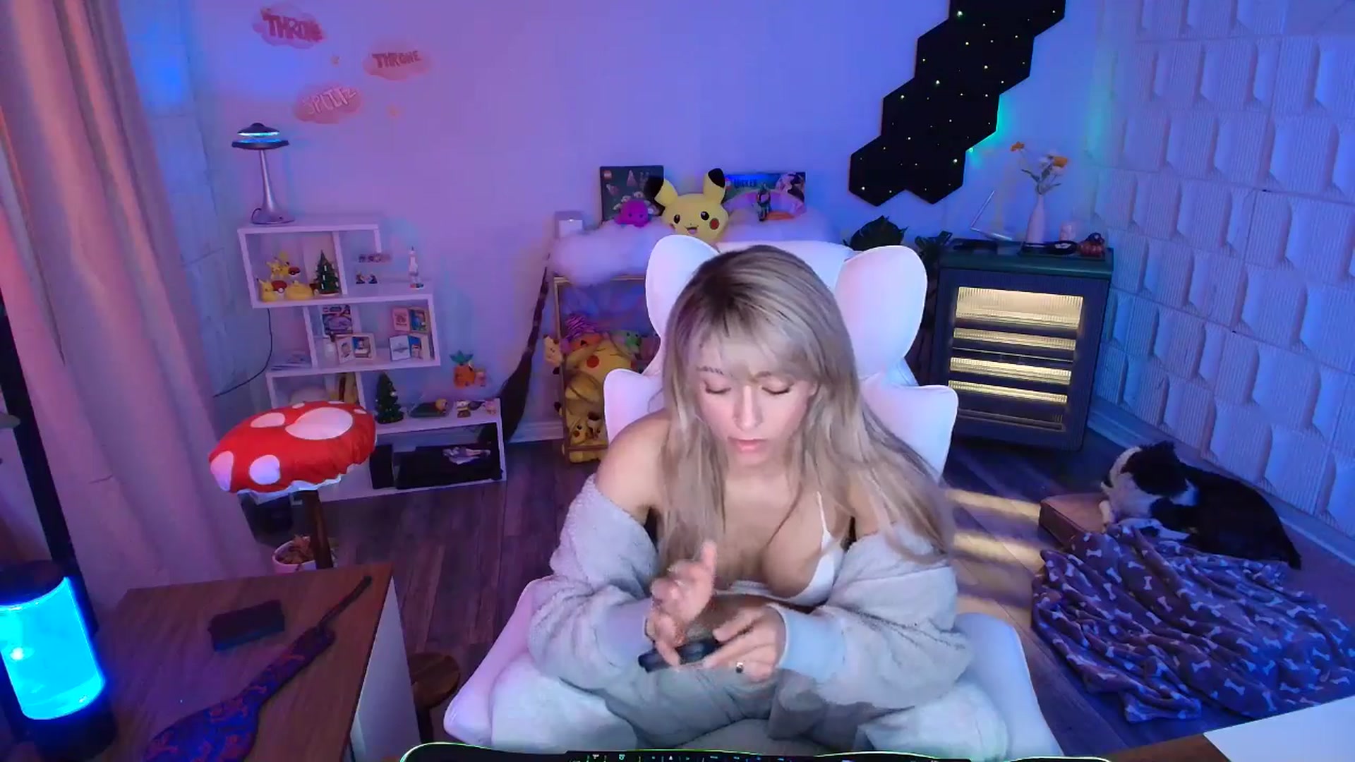 Gallery image thumbnail from kaydolll's myfreecams stream on, 02/06/2026, 04:46 image 10 of 20