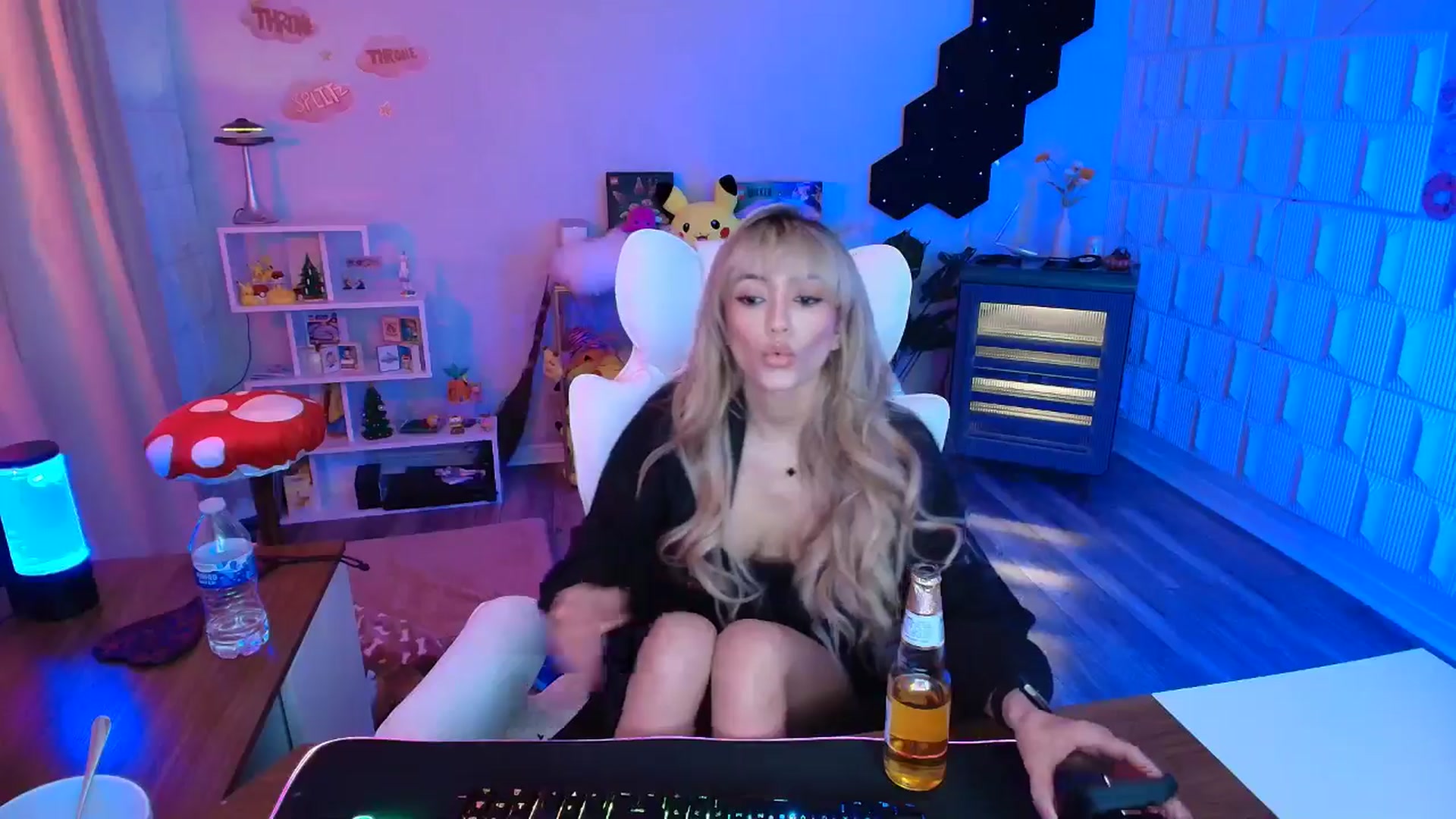 Gallery image thumbnail from kaydolll's myfreecams stream on, 02/21/2026, 23:23 image 20 of 20