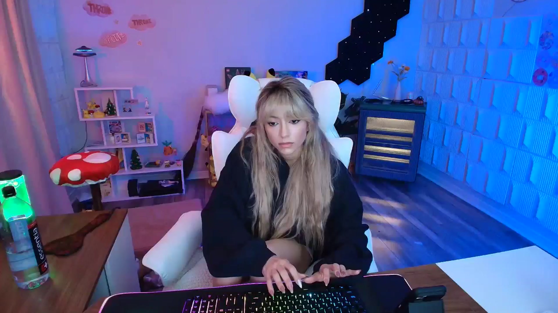 Gallery image thumbnail from kaydolll's myfreecams stream on, 02/25/2026, 05:18 image 13 of 20