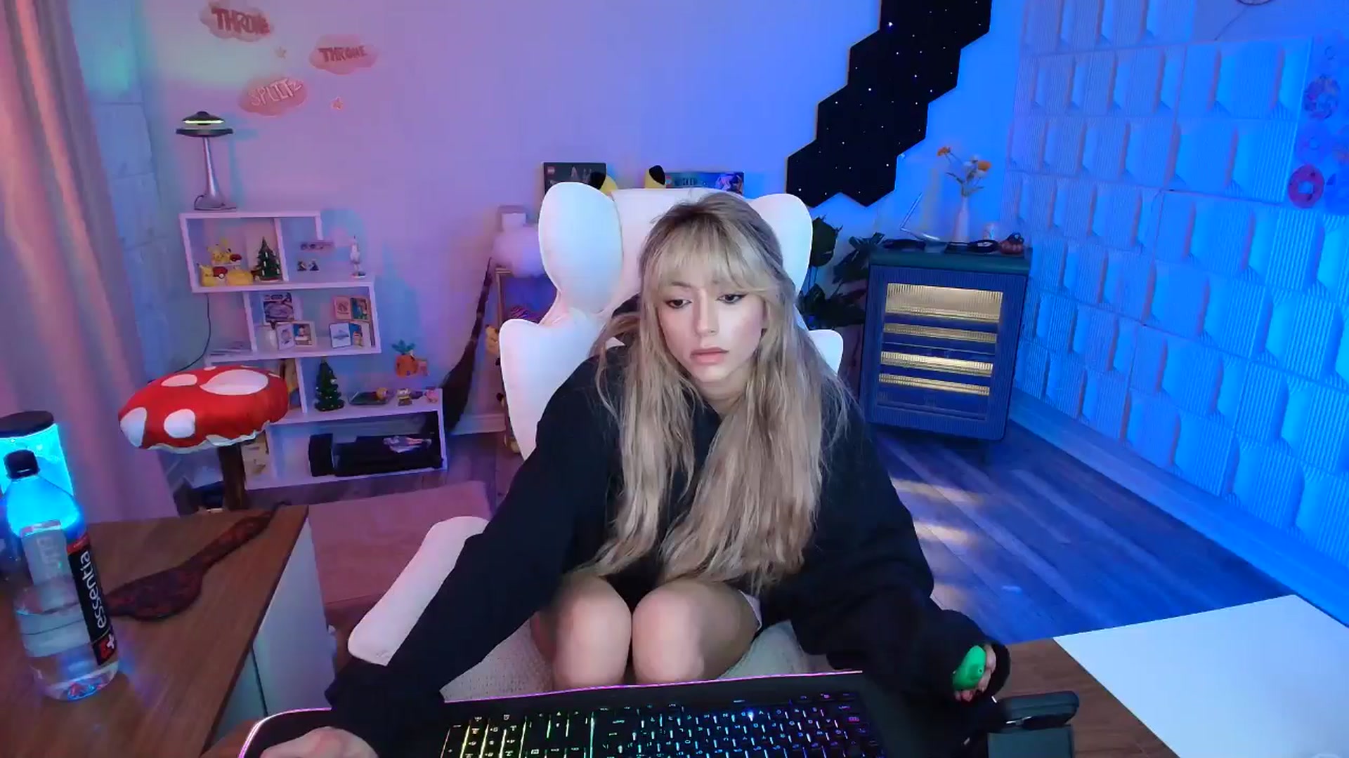 Gallery image thumbnail from kaydolll's myfreecams stream on, 02/25/2026, 05:18 image 12 of 20