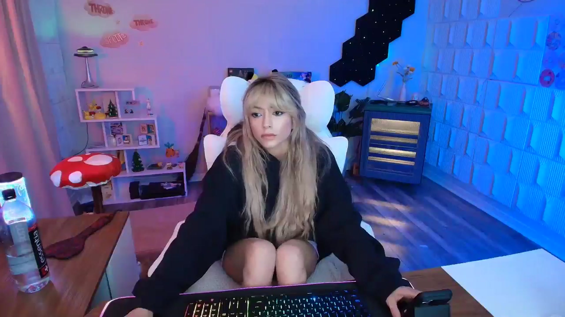 Gallery image thumbnail from kaydolll's myfreecams stream on, 02/25/2026, 05:18 image 16 of 20