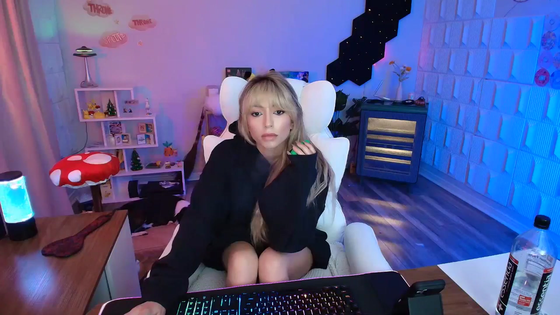 Gallery image thumbnail from kaydolll's myfreecams stream on, 02/25/2026, 05:18 image 4 of 20