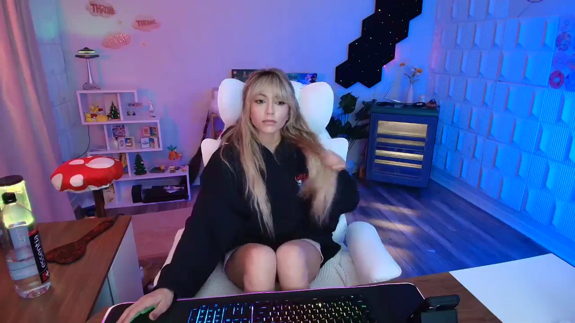 Gallery image thumbnail from kaydolll's myfreecams stream on, 02/25/2026, 05:18 image 14 of 20